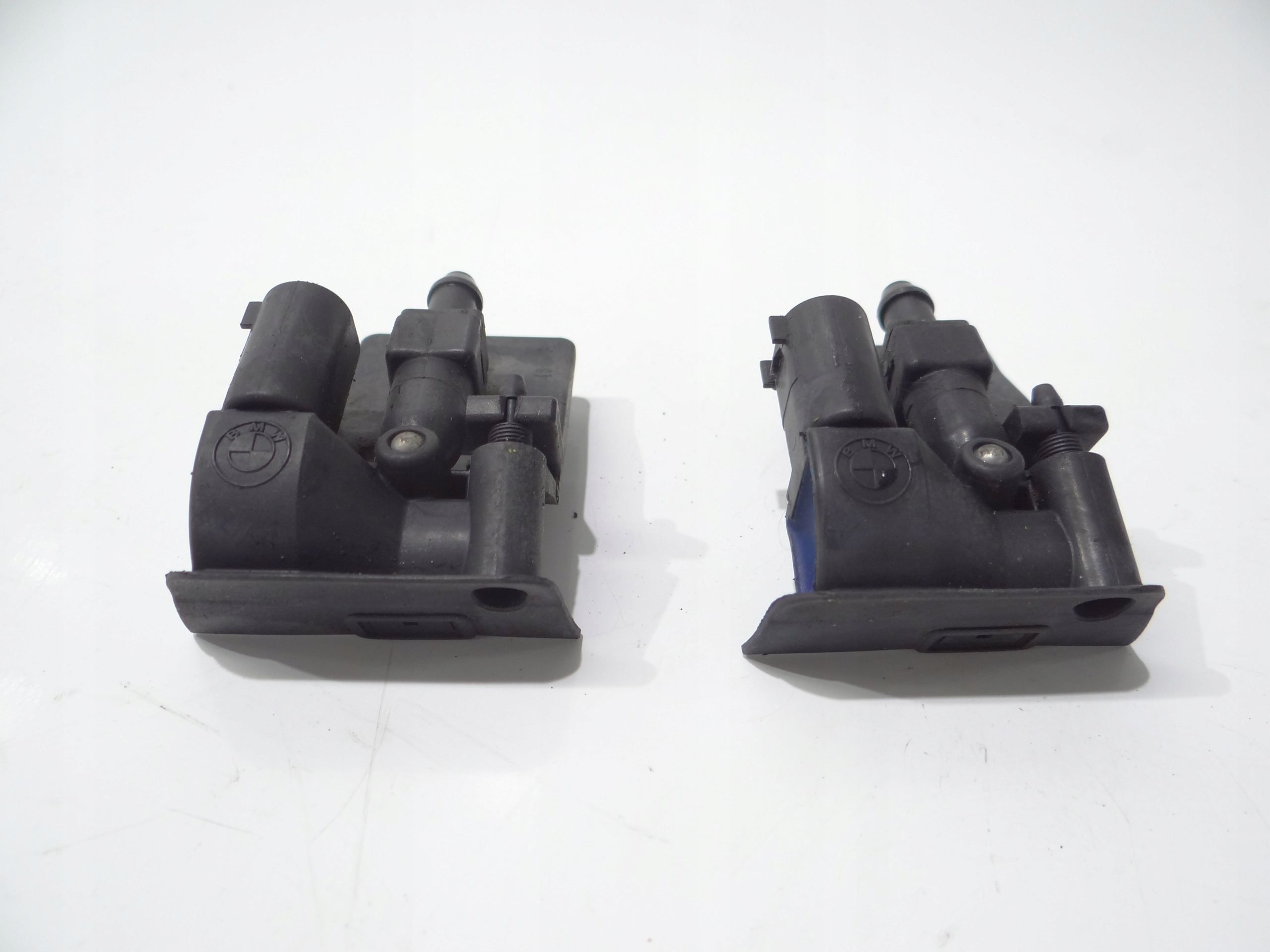 DYSZA SPRYSKIWACZ MASKI BMW X1 E84 Producent części BMW OE