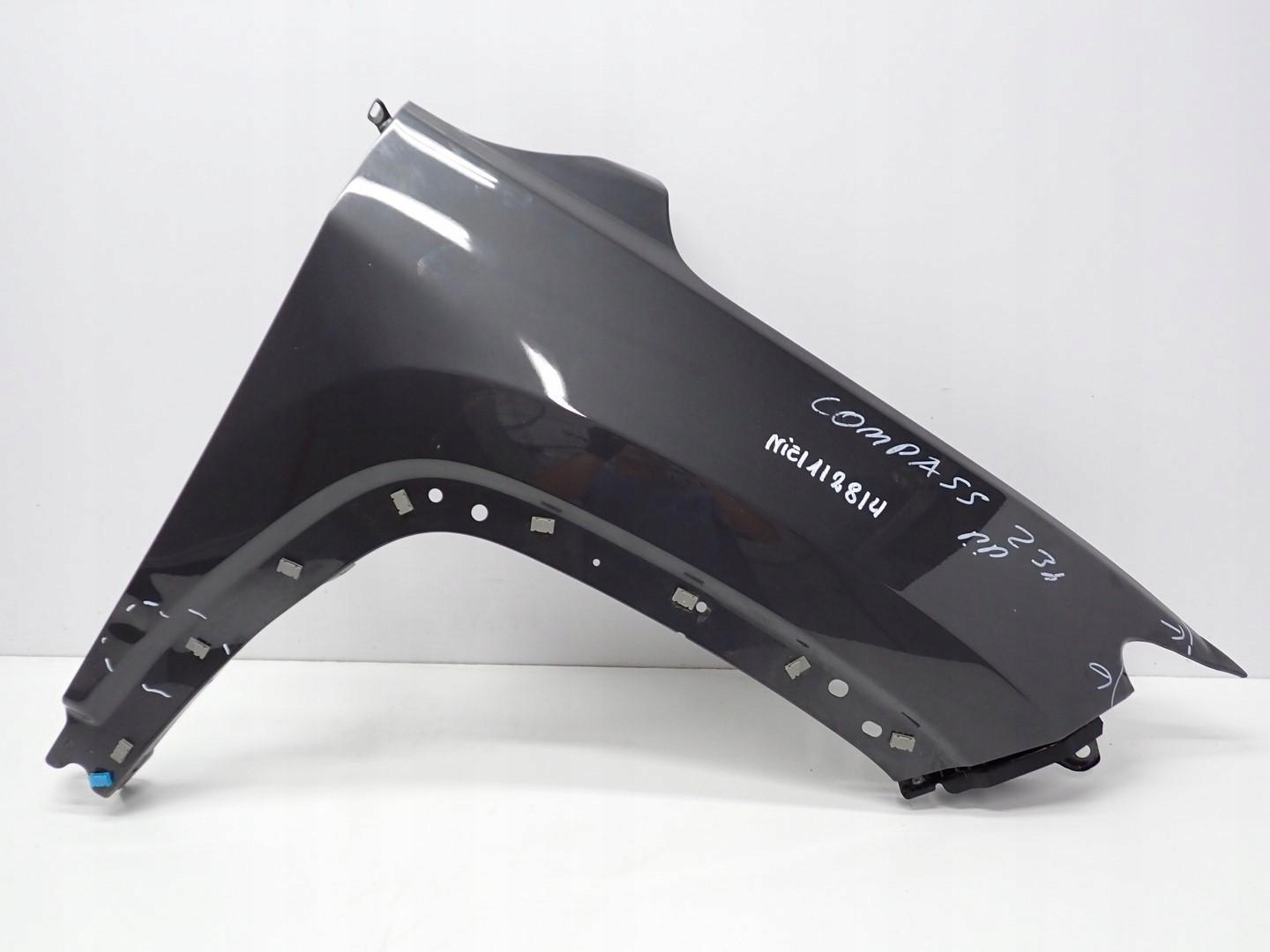 BŁOTNIK PRAWY PRZÓD ORYGINAŁ JEEP COMPASS II 23R