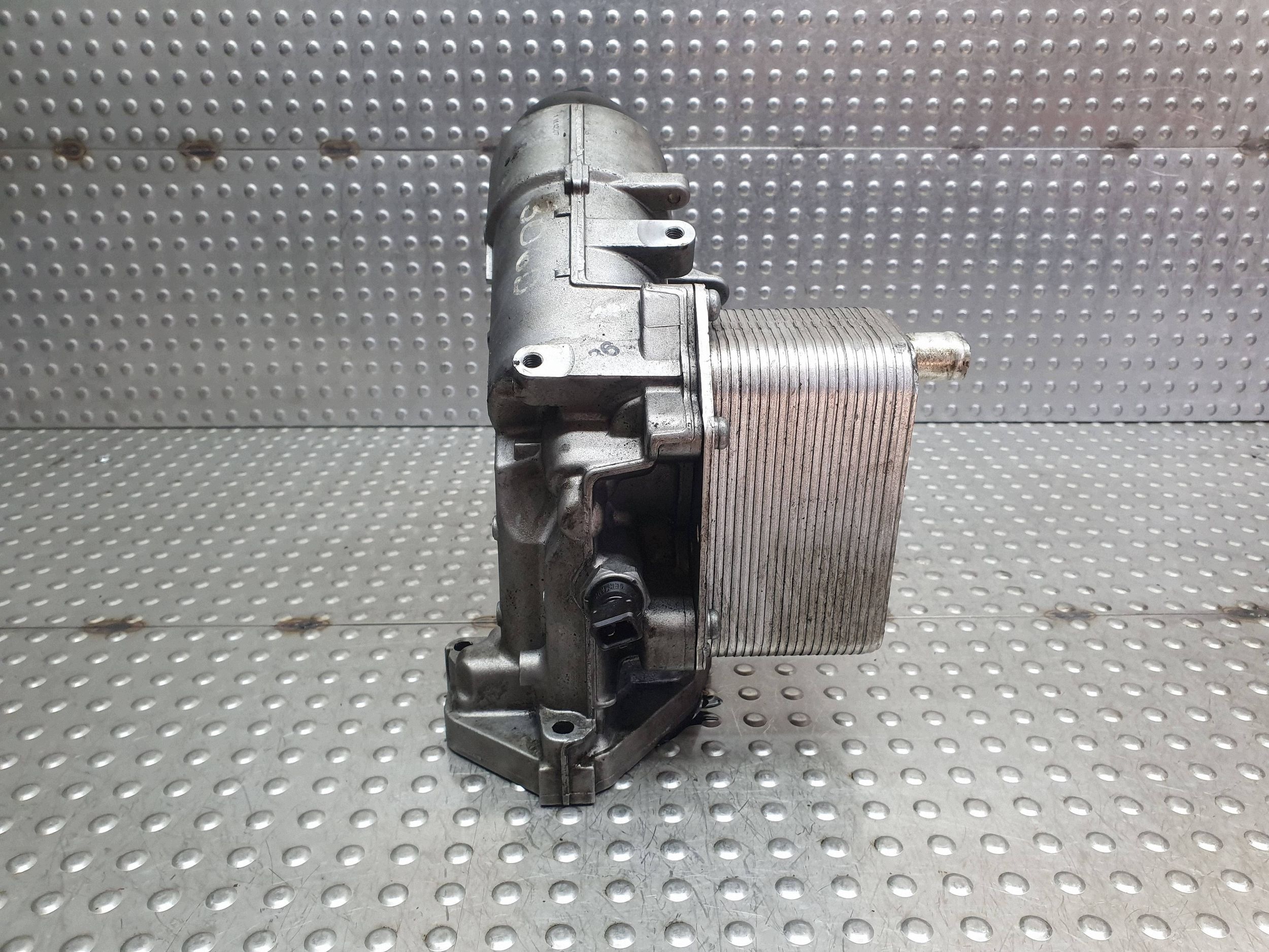 cover of a filter, oil 7788453 BMW E91 E90 E60 E61 X5 E70 E53 E65 3.0 D M57