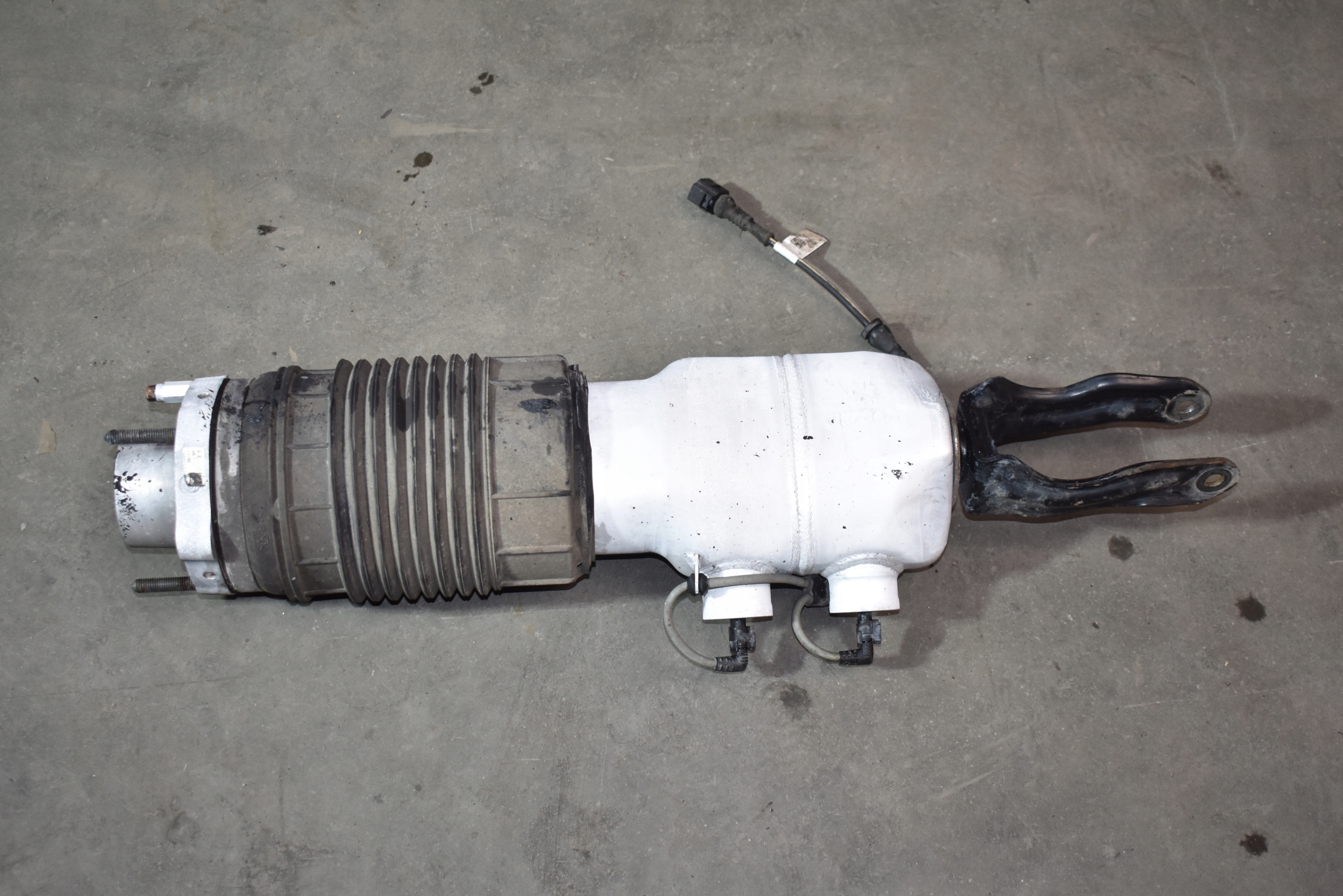 shock absorber front front right PORSCHE PANAMERA 971 1