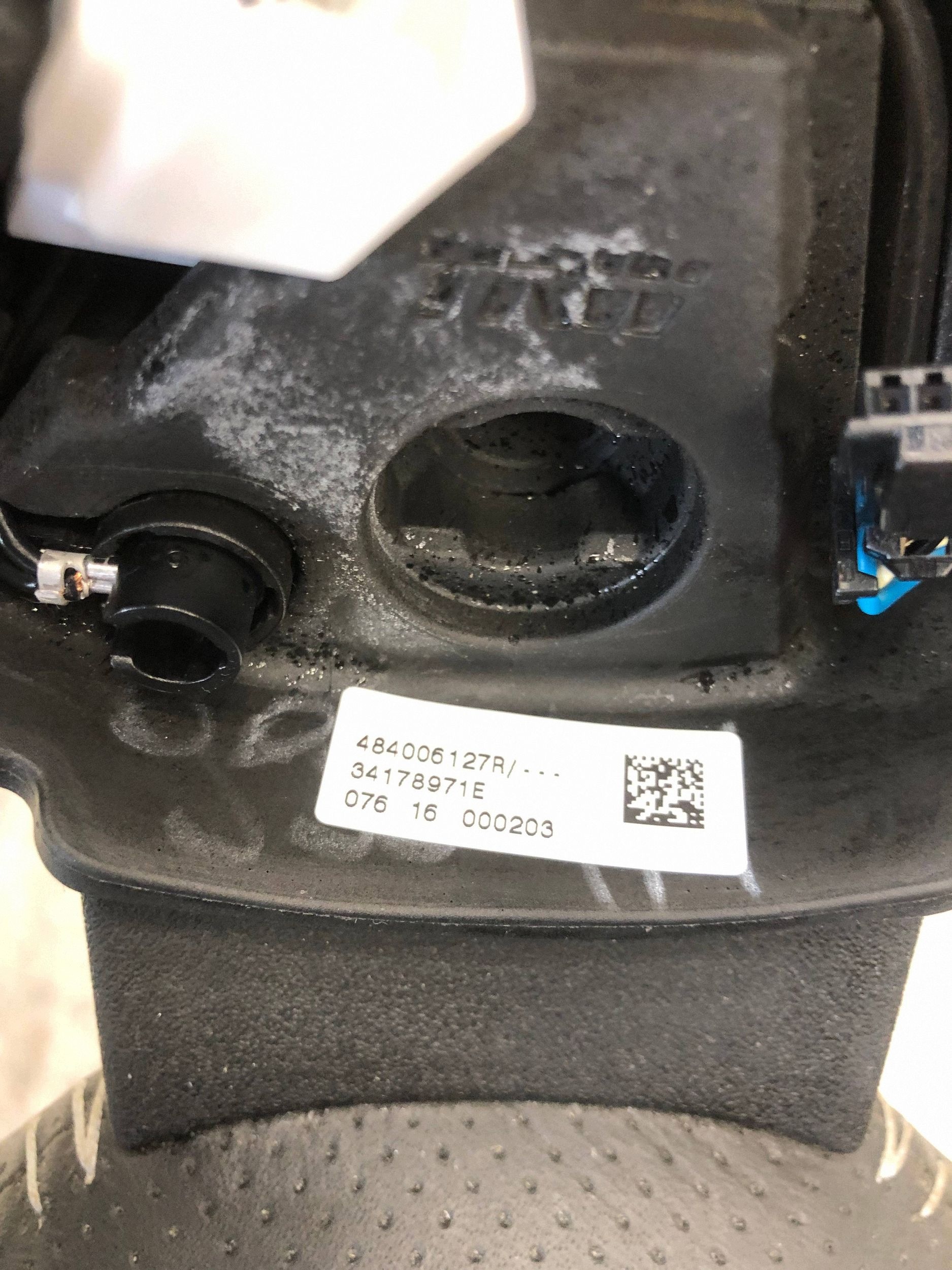lenkrad leder MULTIFUNKCJA RENAULT TWINGO III 484006127R