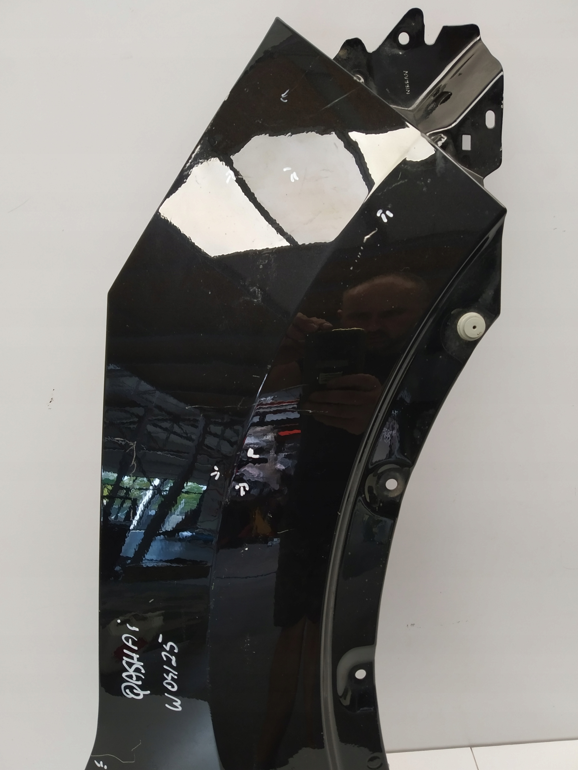 2013r + Nissan Qashqai II J11 fender front right front original