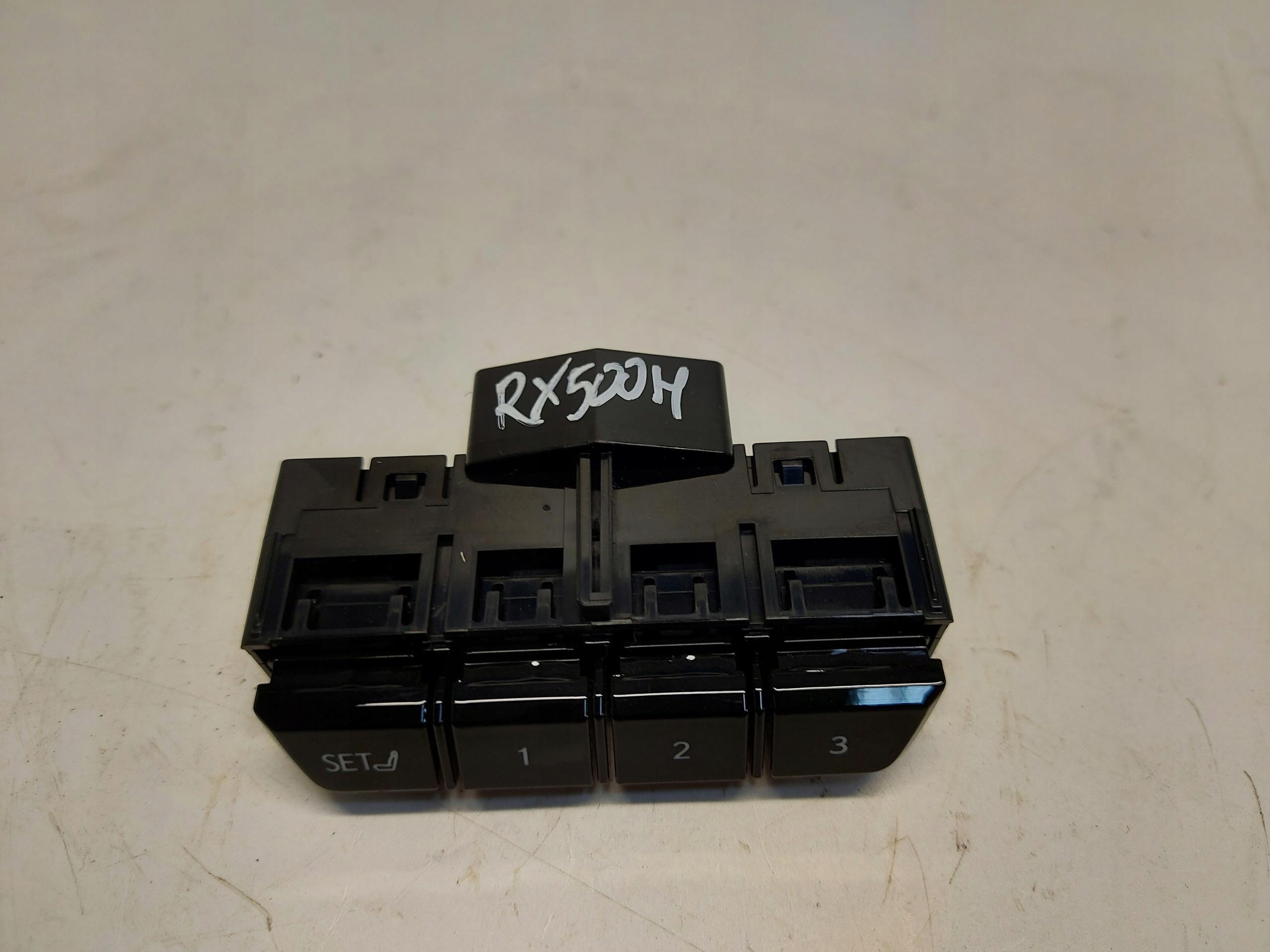 LEXUS RX500H V 5 2023- switch PAMIECI seat