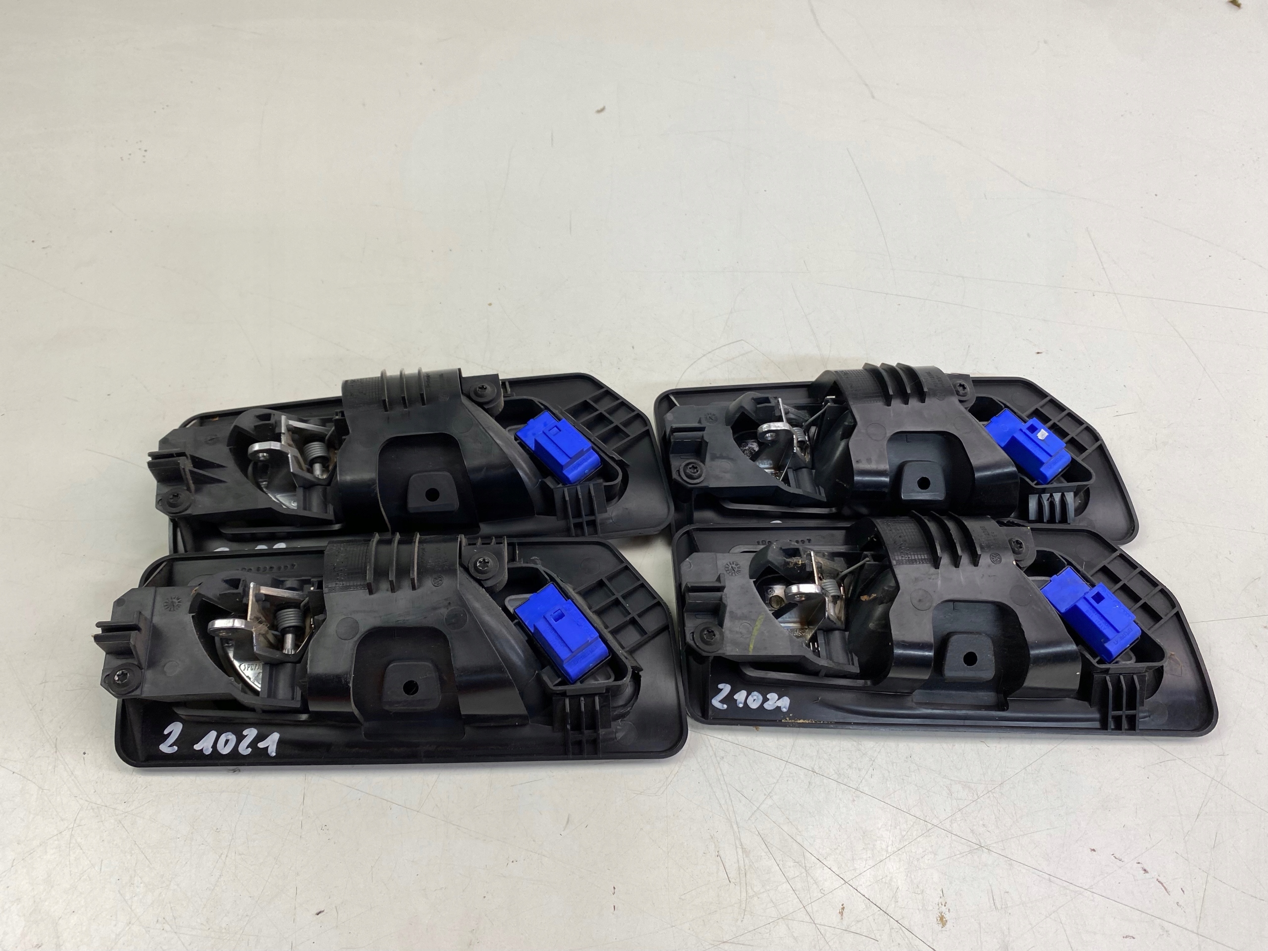 vw SCIROCCO ручка двери внутренняя P0112395