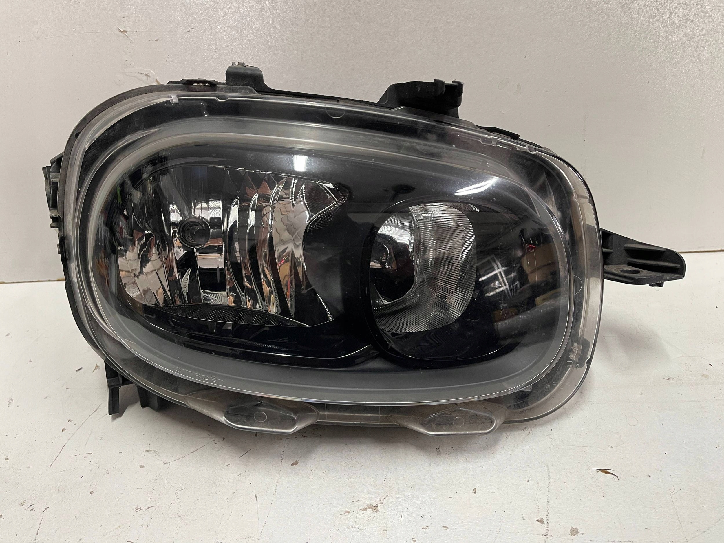 REFLEKTOR light front front right Citroen C3 III 3 16- right hand drive