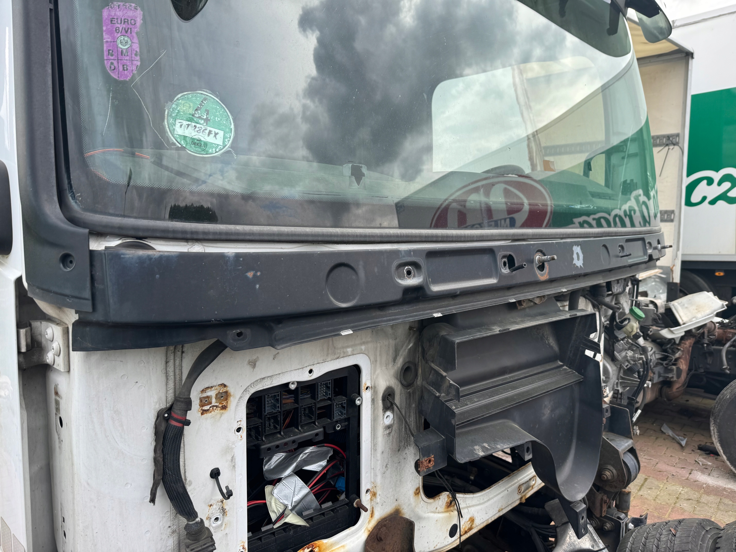 Podszybie Mercedes Atego III Axor