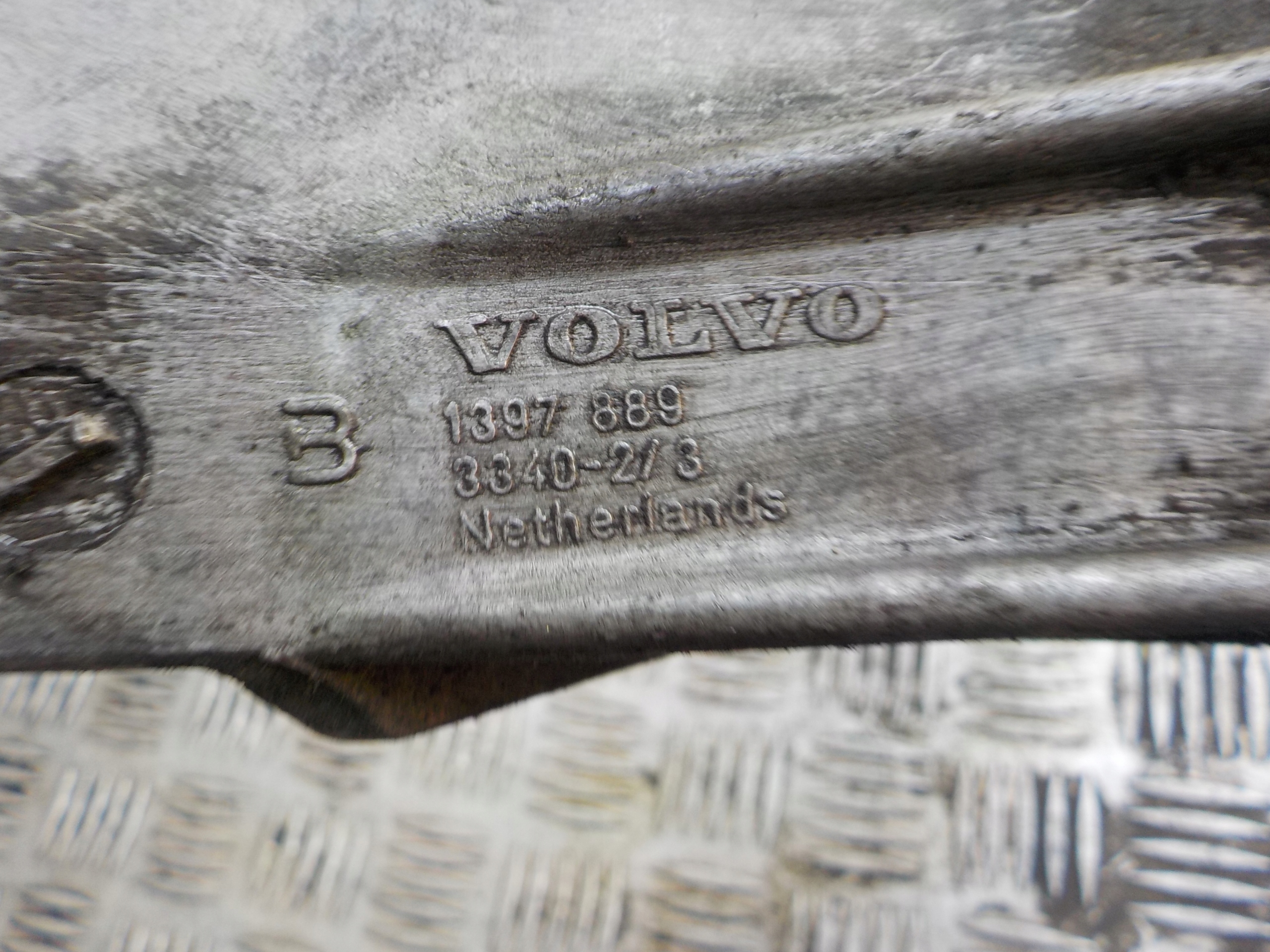 VOLVO V70 S70 Getriebehalter getriebe 2.4 Halter 1397889