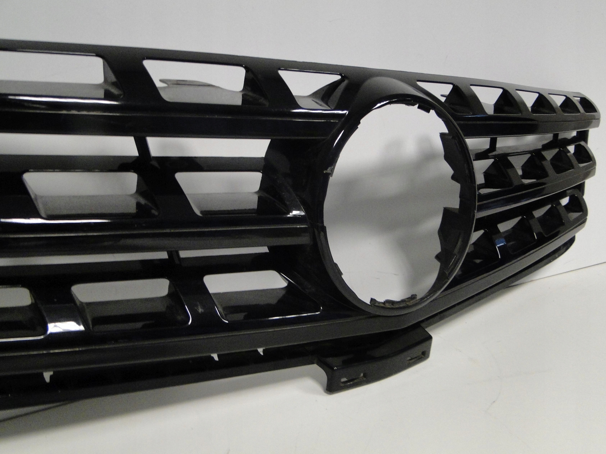 MERCEDES ML W166 166 GRILL ATRAPA CZARNY Kolor czarny