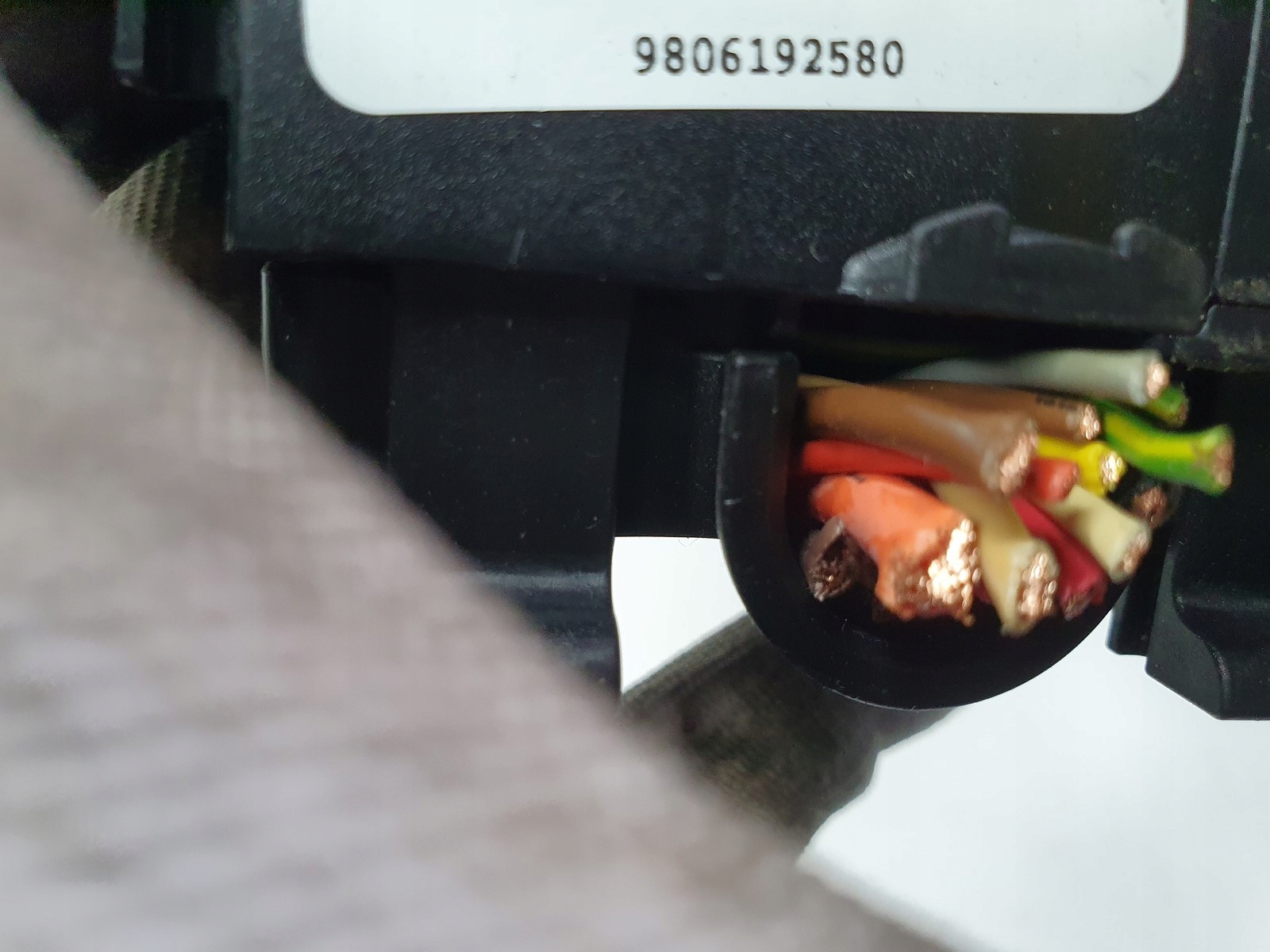 Moduł skrzynka bezpieczników Peugeot 9806192580 Producent Peugeot OE