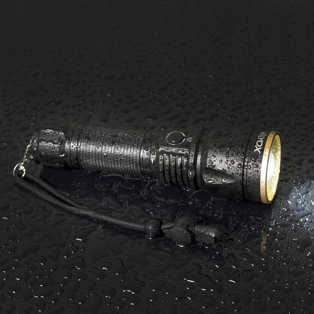 LATARKA LED WOJSKOWA TAKTYCZNA XML2 ZOOM USB VAYOX Materiał aluminium