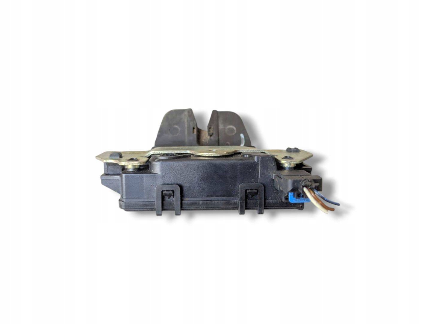 lock bonnet boot Opel Astra H facelift 2007 13117285