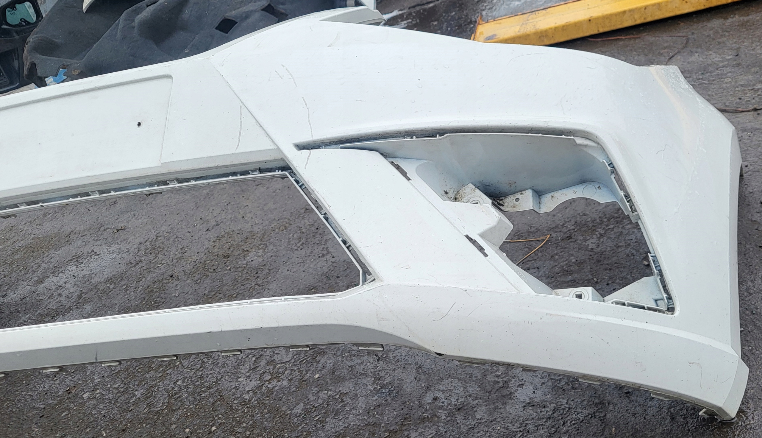 front bumper front SEAT IBIZA 5 V 6F BIALY OE