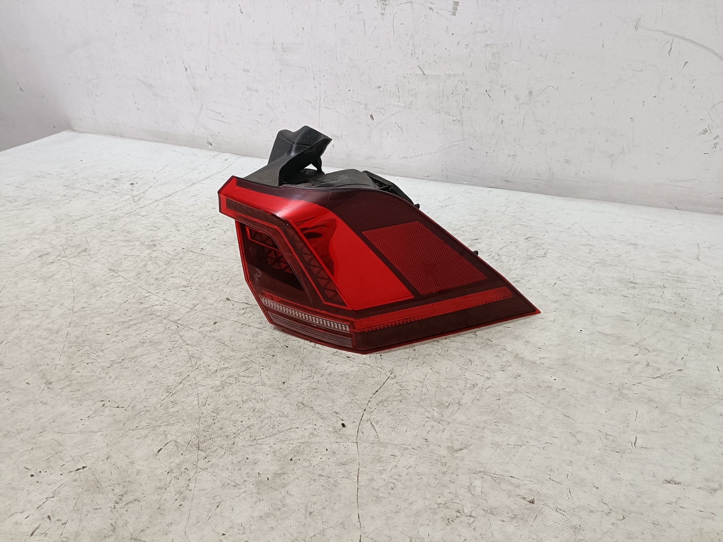 VW TIGUAN II 16- light rear right 5NA945208F