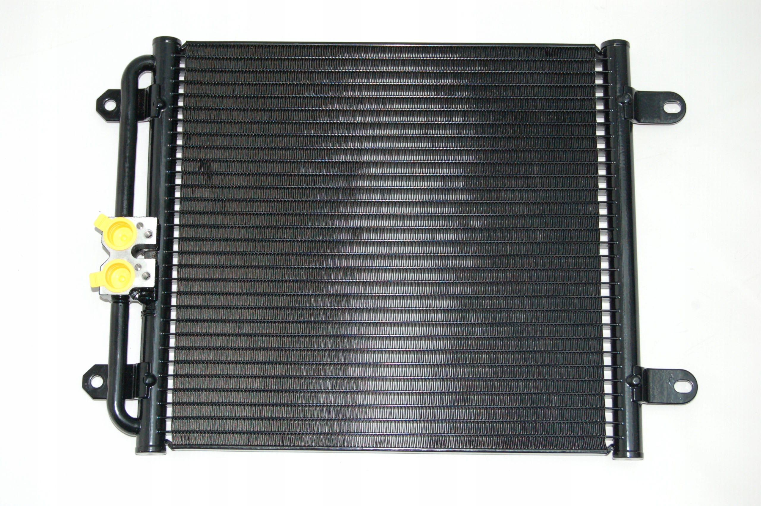 Новый радиатор кондиционера Audi R8 4s0816411a