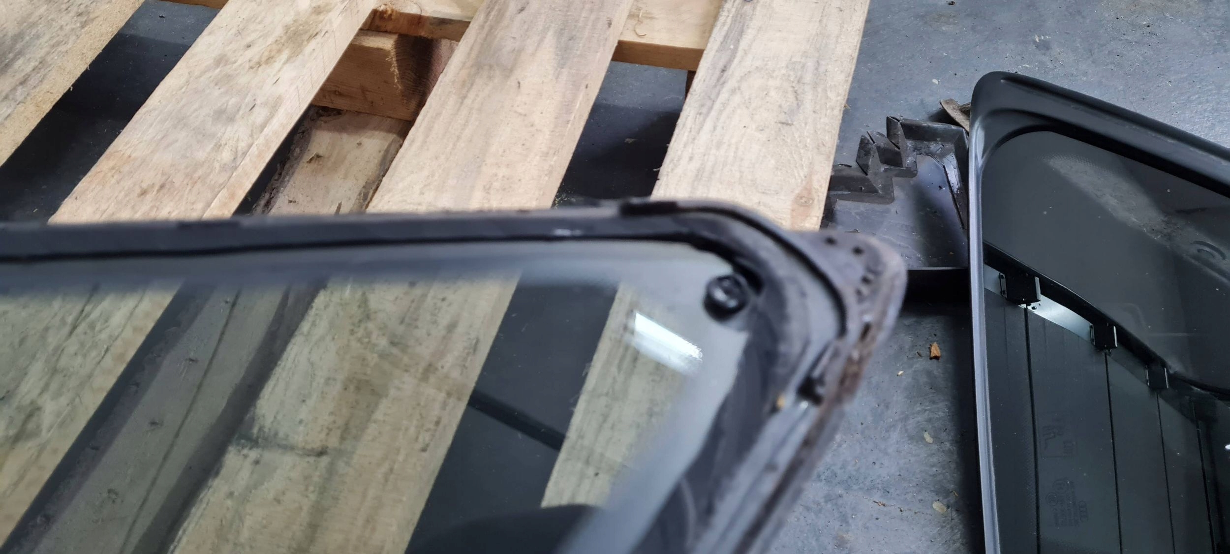 Q5 8R window bodywork left left rear part AS3 12R 8R0845299Q