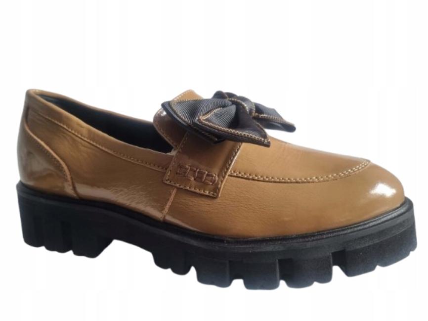 Hnědé dámské lehké kožené mokasíny na jaro CheBello 37