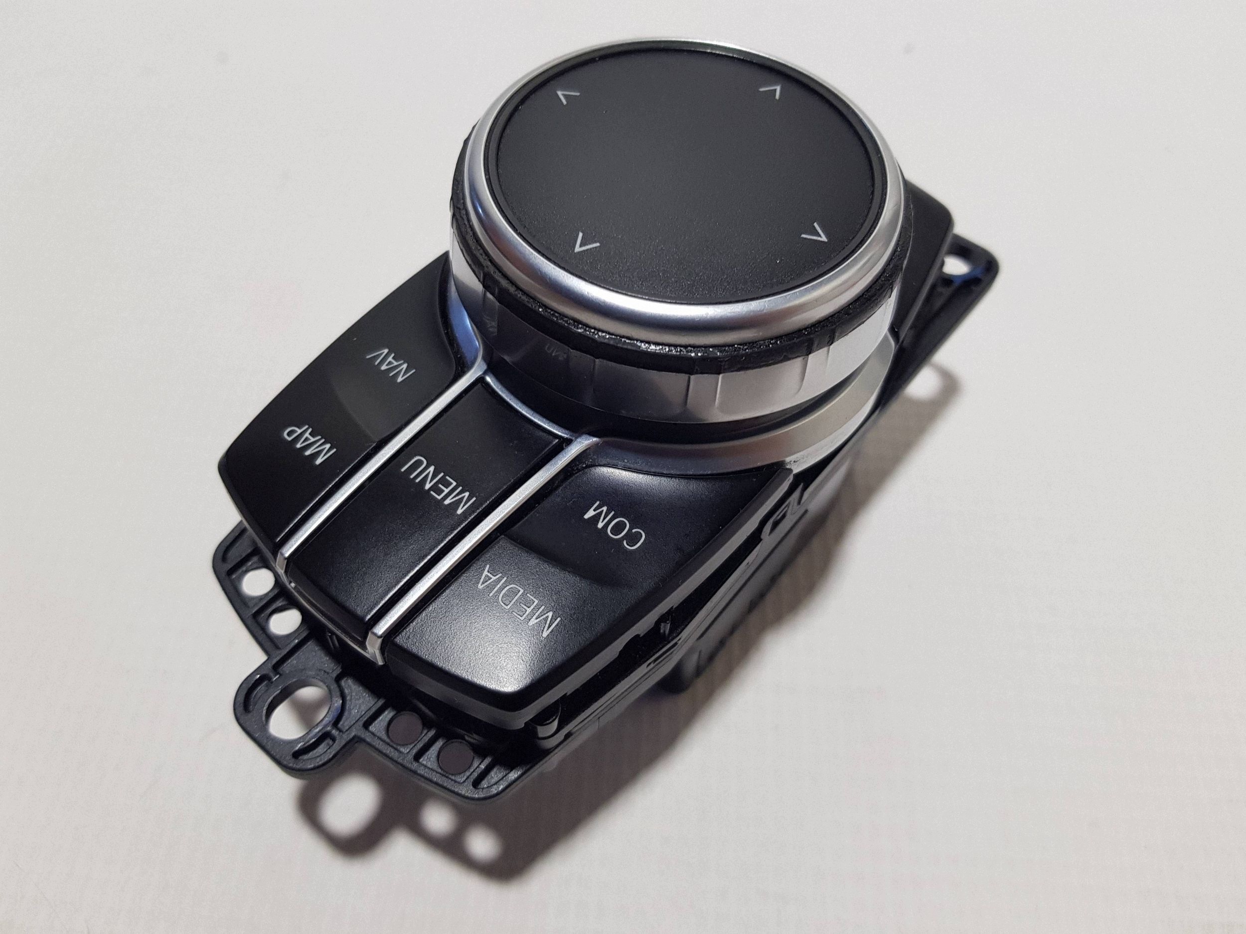POKRETLO PANEL switch IDRIVE BMW SERIA 5 G30 G31 6844224
