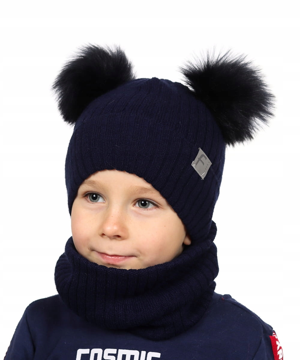 

Komplet Chłopięcy Czapka Komin Dwa pompony Zimowy