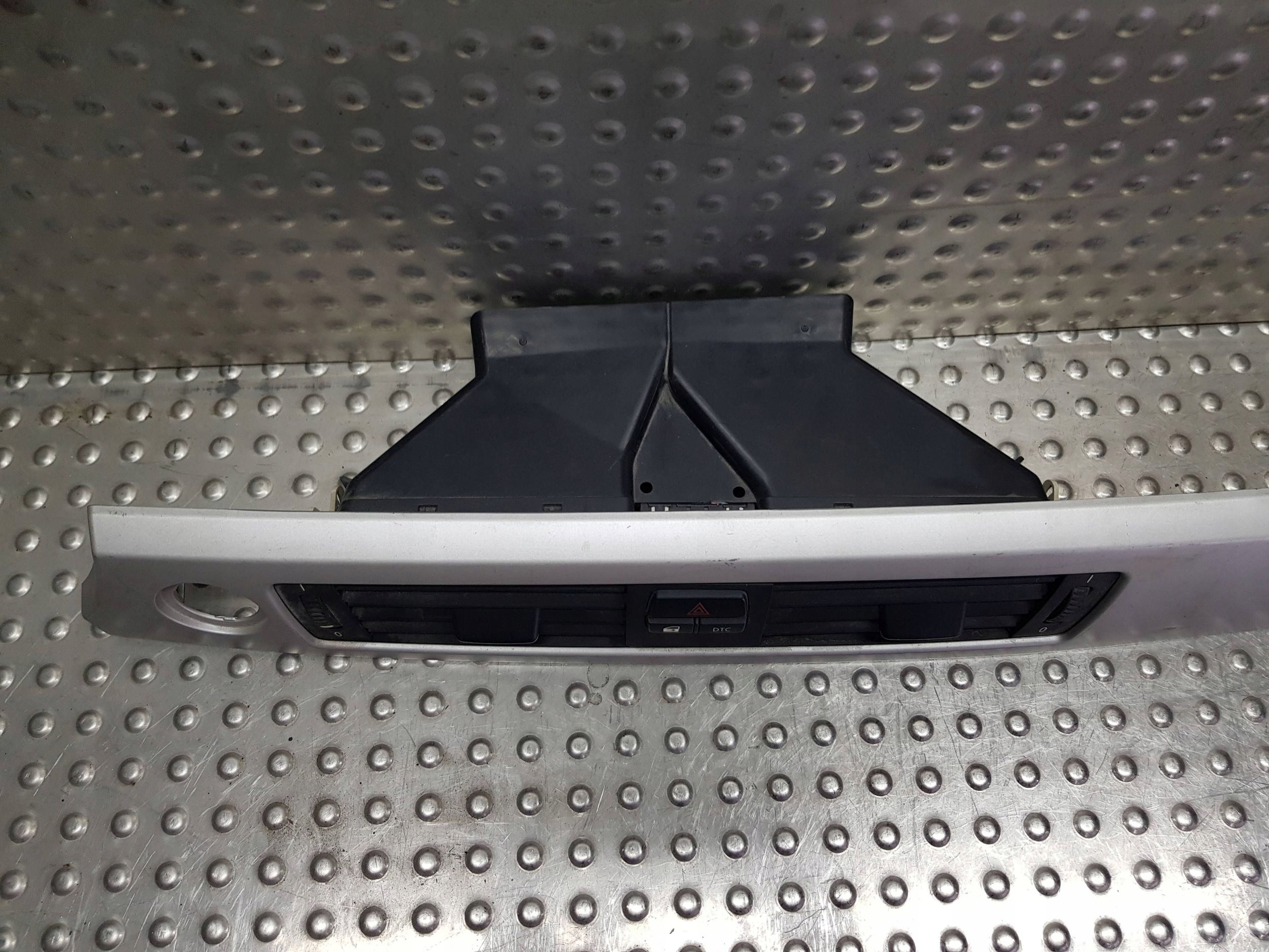 moulding consoles central grid air conditioning devices 9130458 9201023 BMW SERIA 3 E90 E91