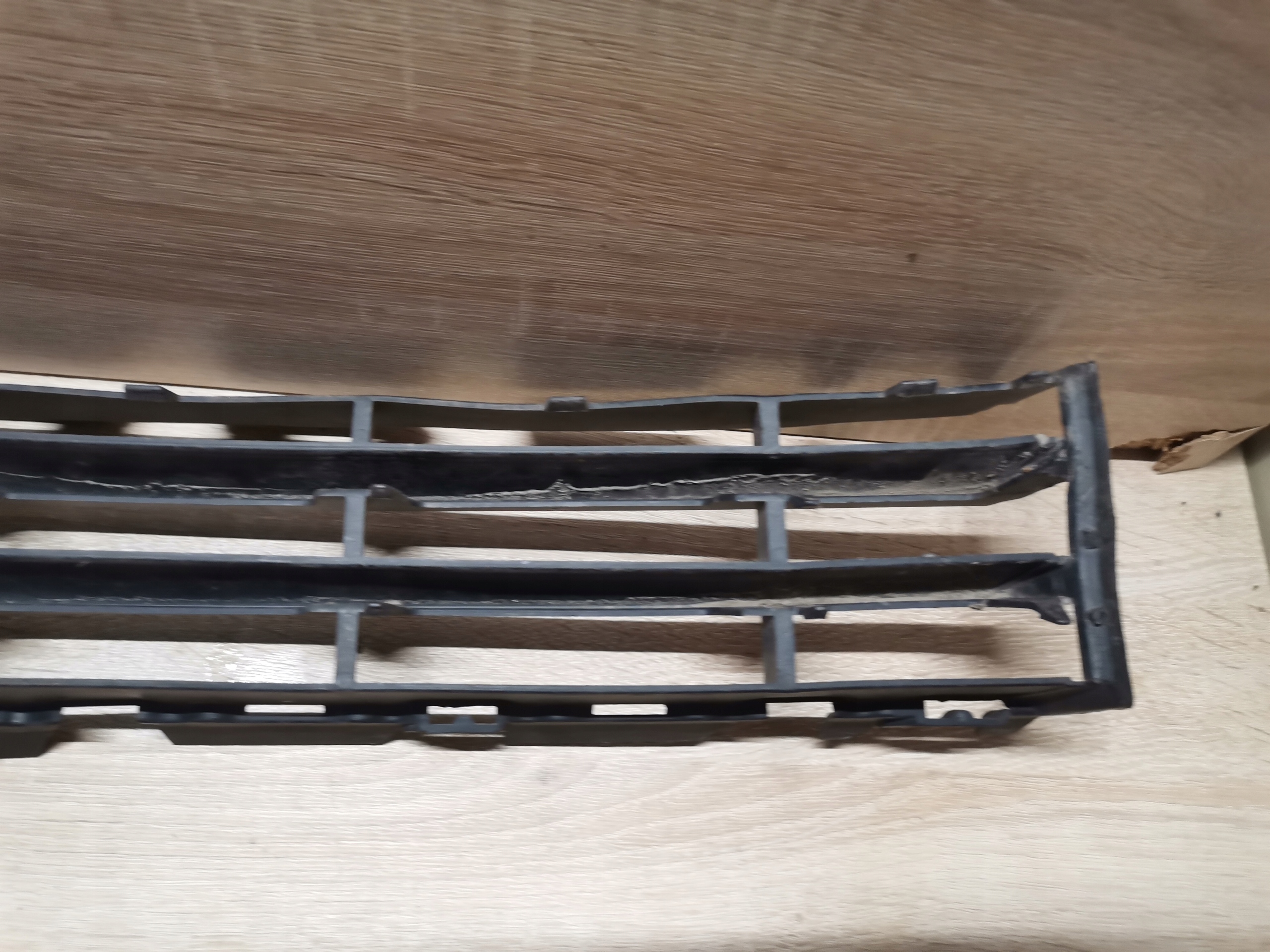 Lüftungsgitter der Stoßstange mitte RENAULT MEGANE II 8200114155