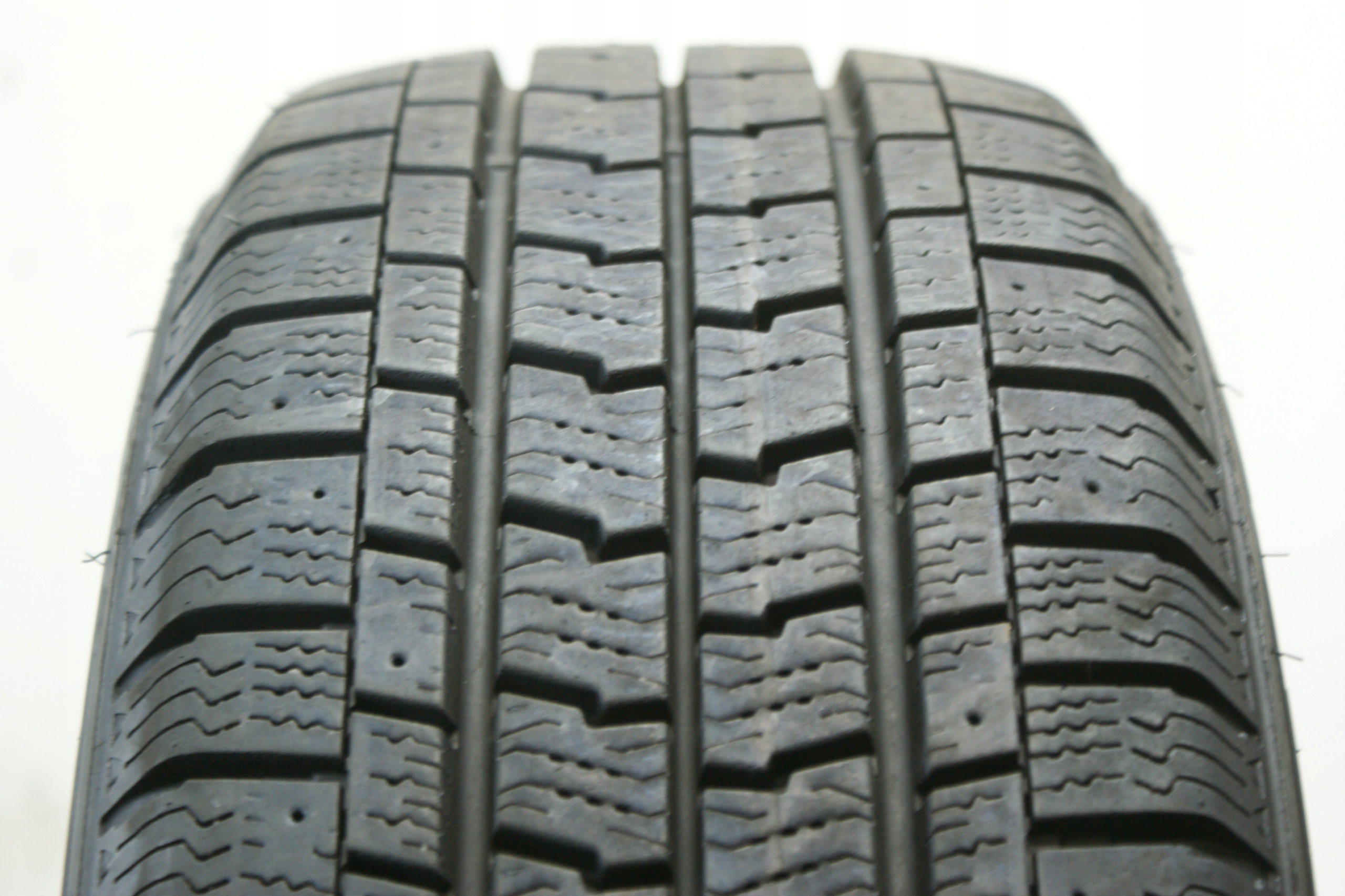 215 / 65R16C GOODYEAR CARGO ULTRA GRIP CUG-2, 9,4 мм