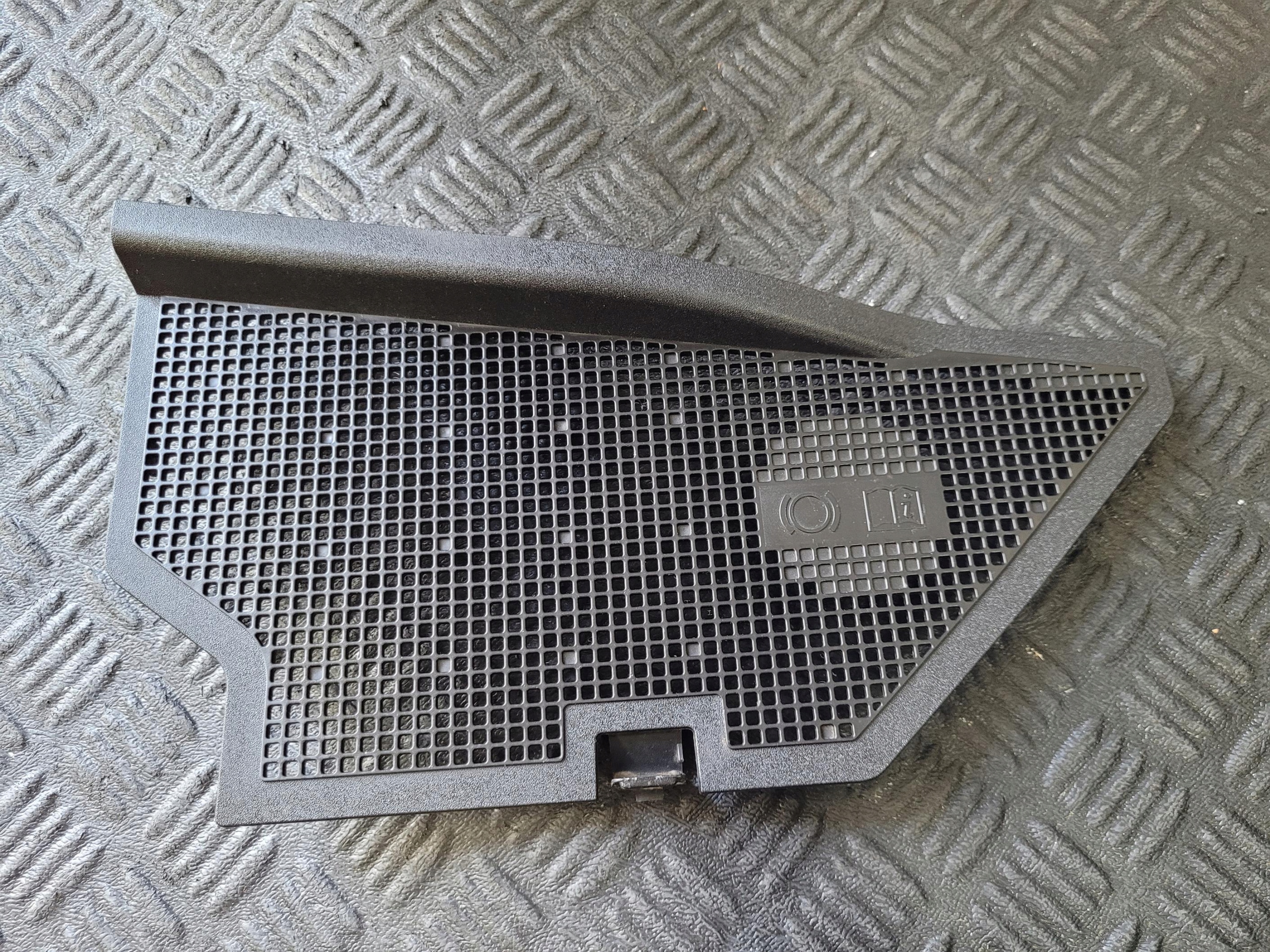 cover spoiler under the window HK83-02222-A JAGUAR F-PACE X761