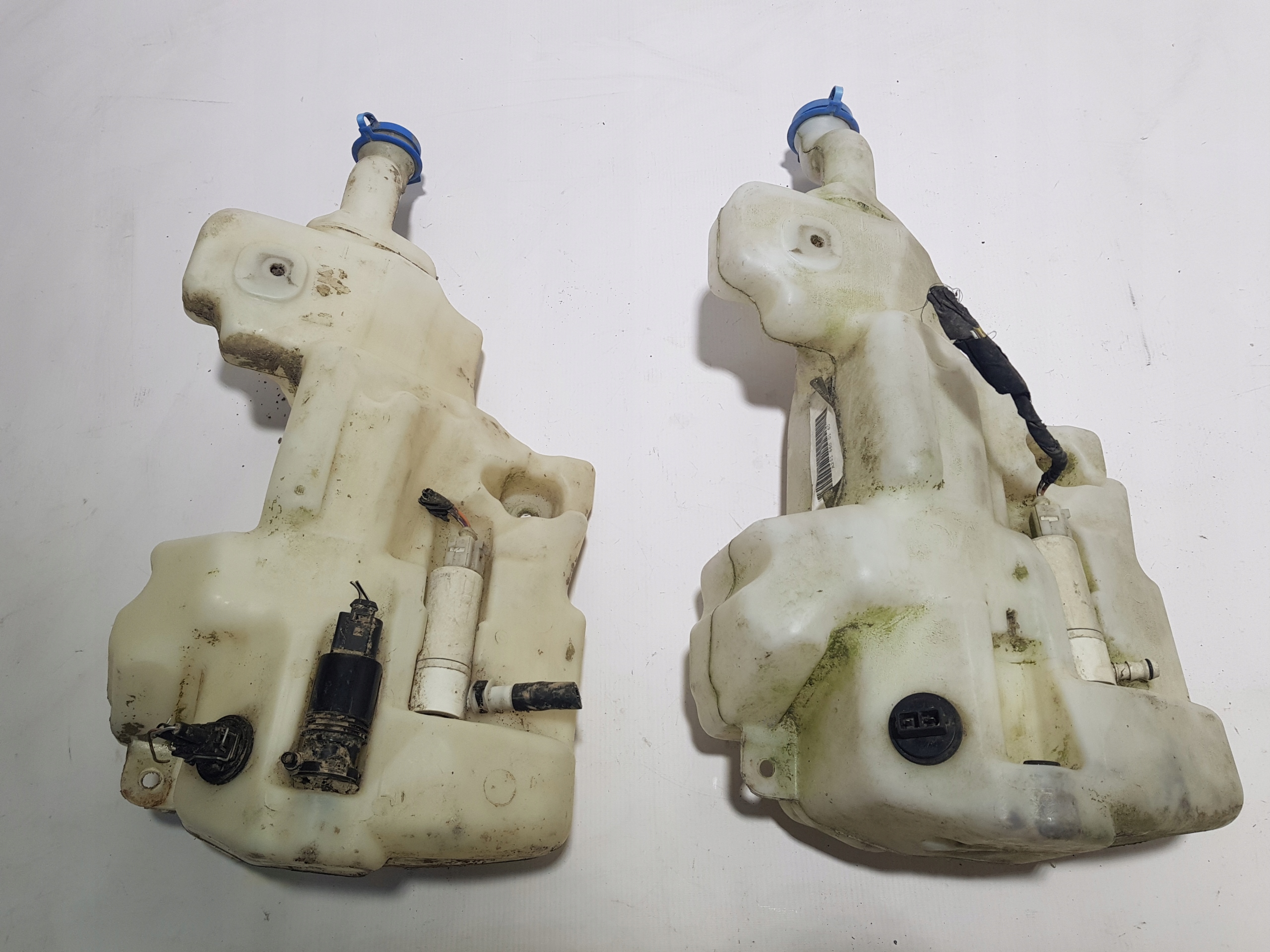Behälter Spritzdüse MERCEDES W251 A2518690020