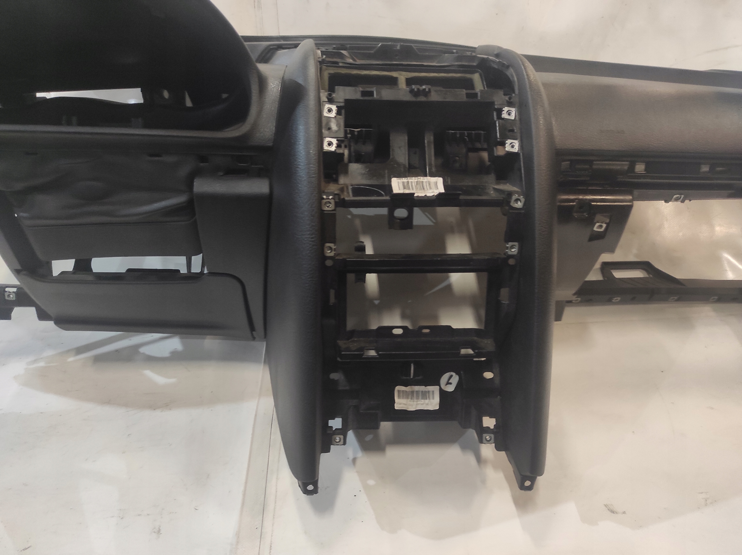Peugeot 407 dashboard console cockpit support of the dashboard