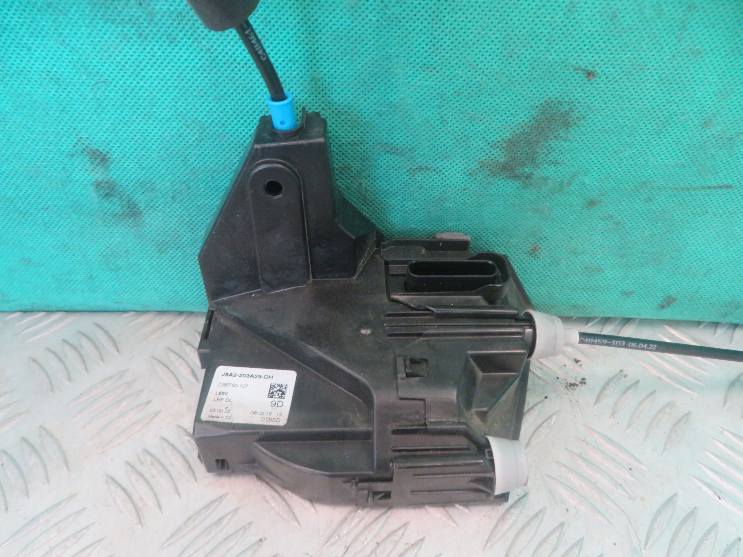 lock door left front RANGE ROVER