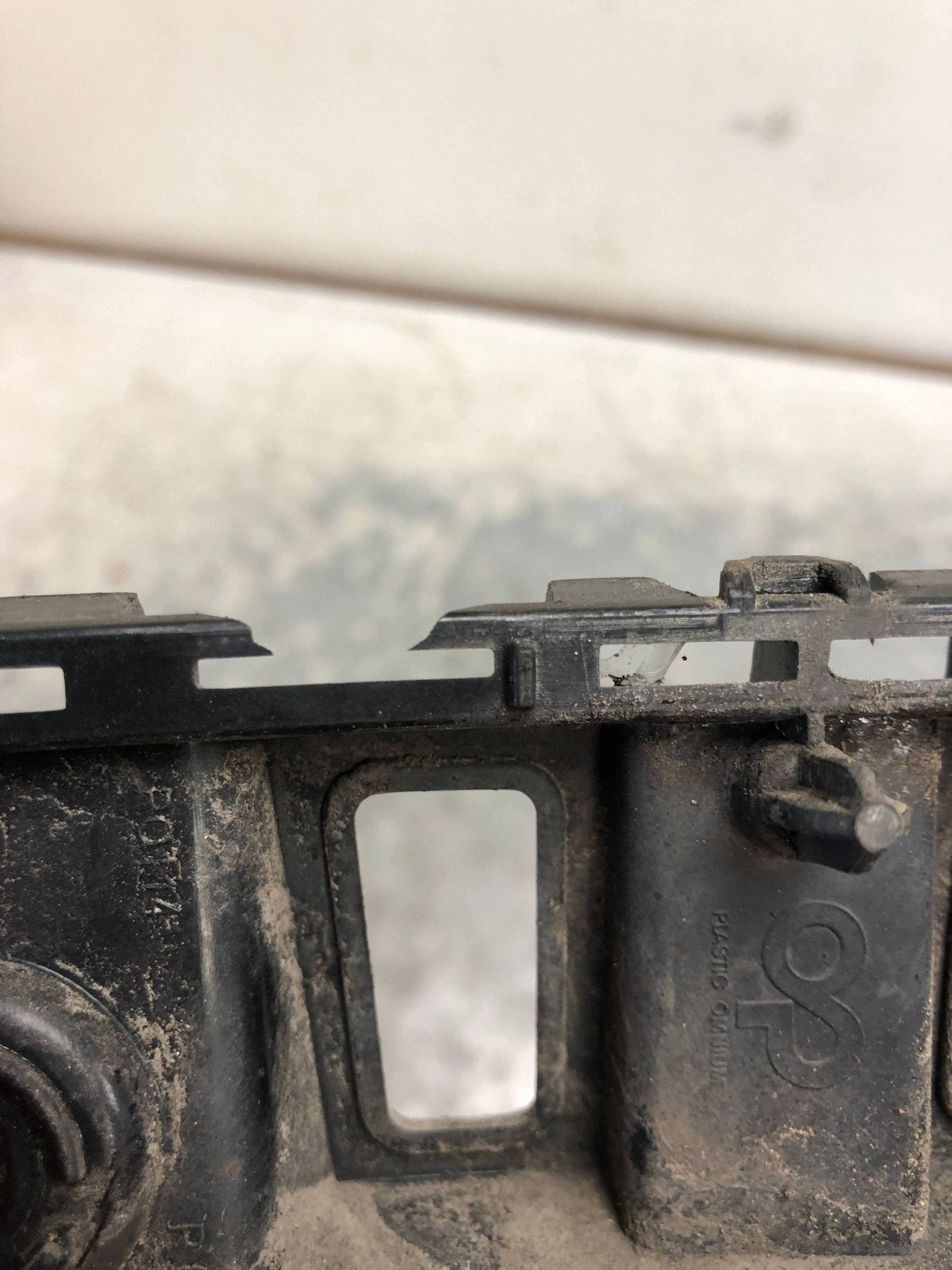 bumper bracket right rear part SEAT MII 1S6807394D