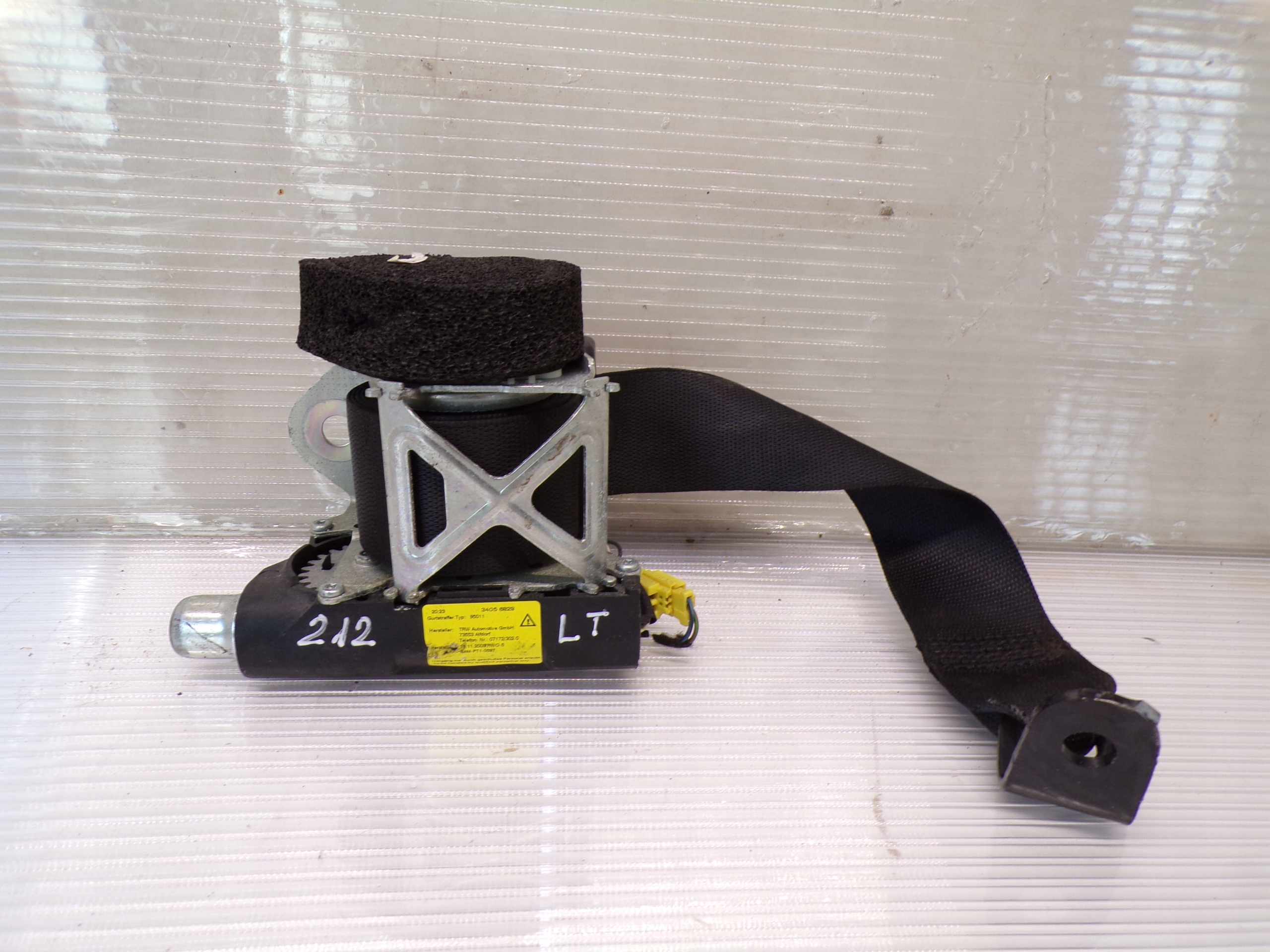 Ремень безопасности левый задний MERCEDES W212 седан