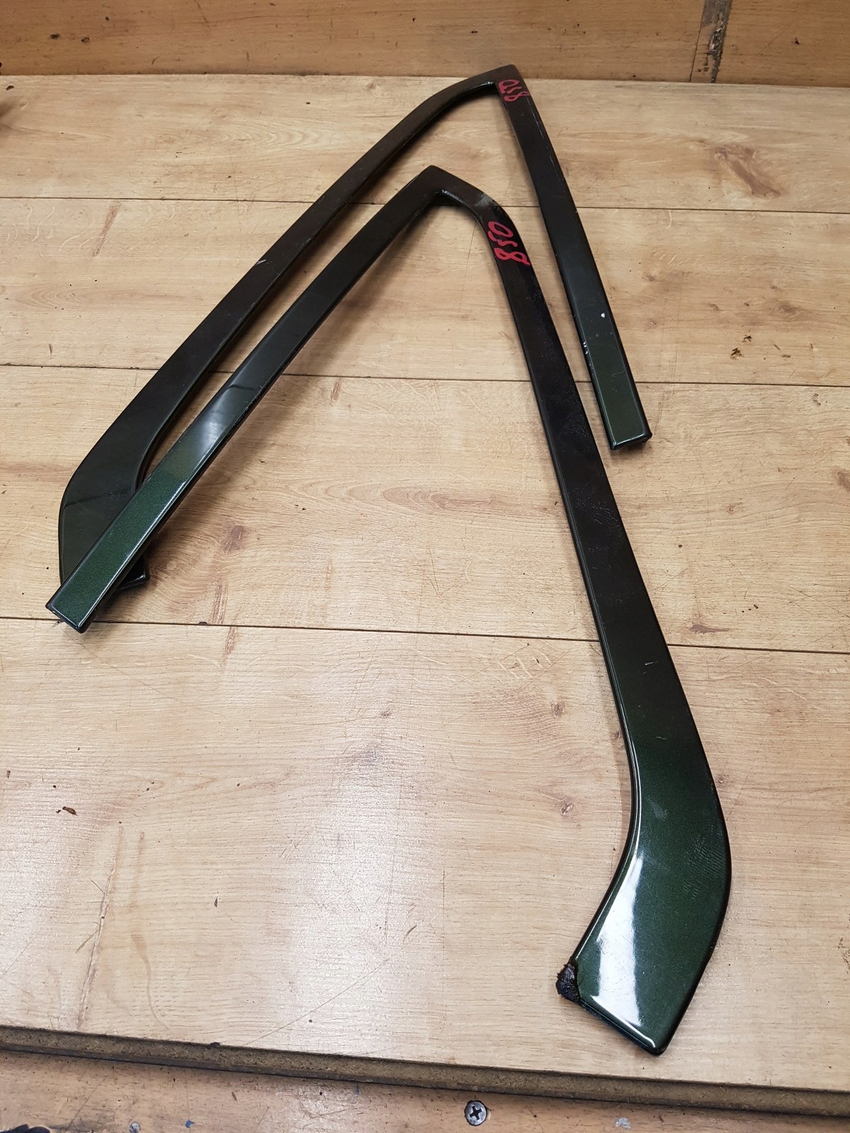 LISTWA SZYBY KAROSERYJNEJ TYŁ KPL VOLVO 850 SEDAN