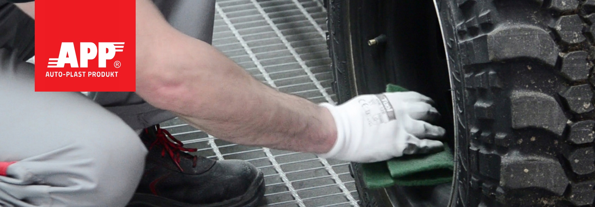 APP włóknina ścierna drobna CZERWONA P320 Marka APP