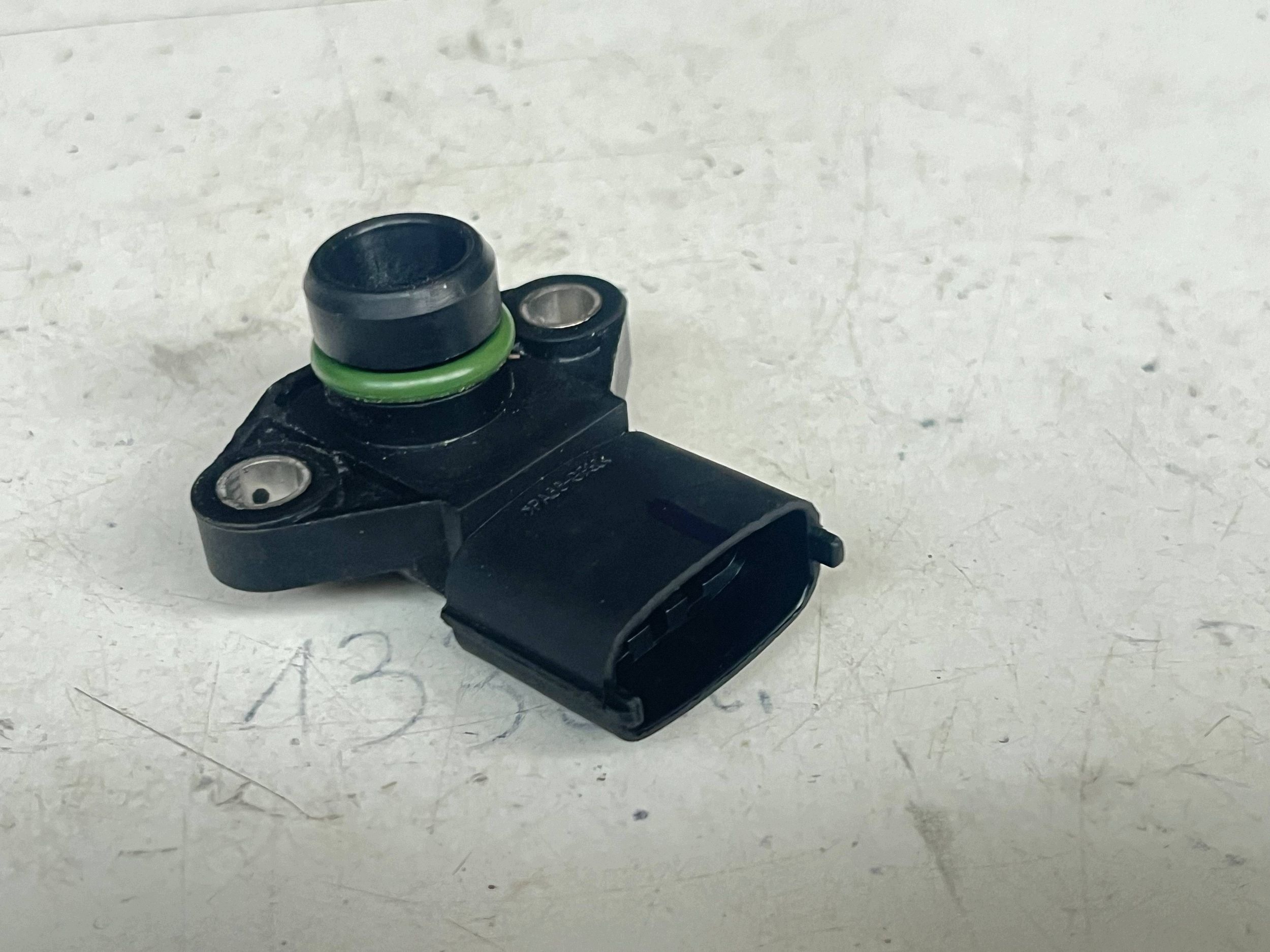 sensore pressione W KOLEKTORZE KIA RIO 39300-2B050 @A