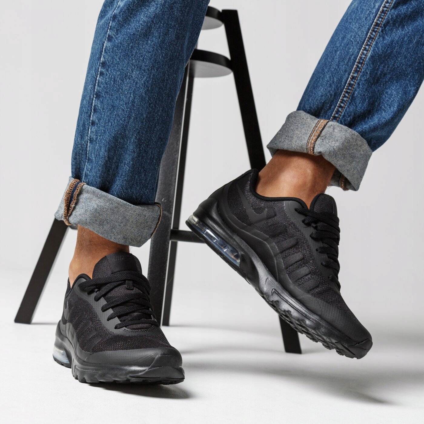 BUTY MĘSKIE SPORTOWE NIKE AIR MAX INVIGOR Wysokość niskie