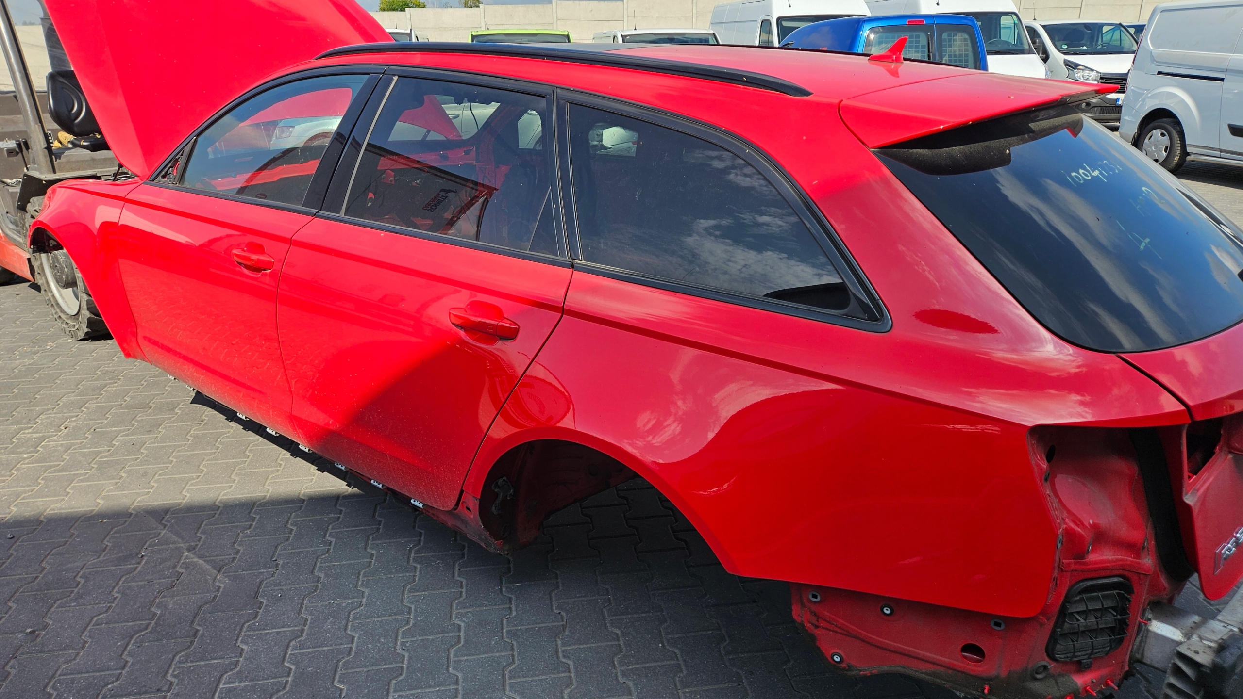 AUDI RS6 C7 dveře předek levé LZ3M