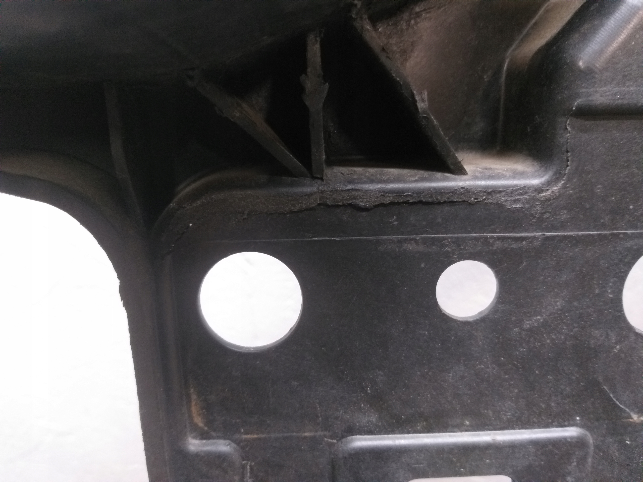 PAS PRZEDNI TESLA S LIFT 1061950-00 Typ samochodu Samochody osobowe