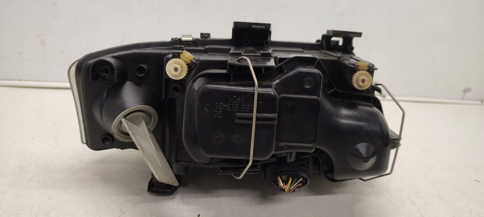 light front front left Audi A4 B6