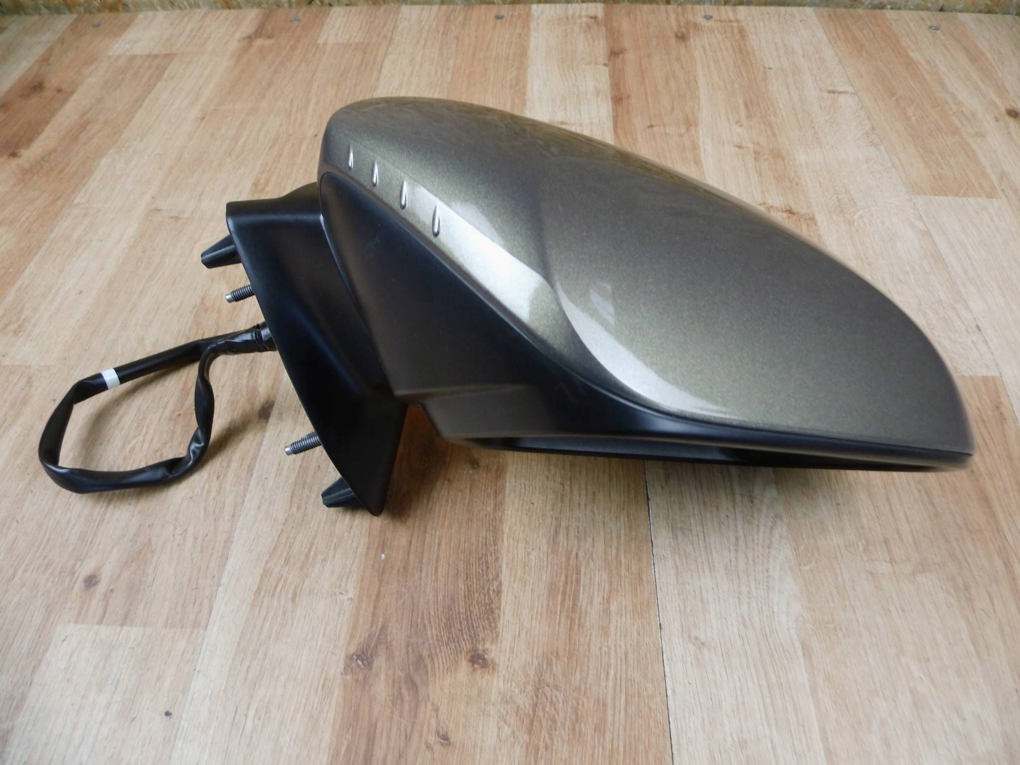 Toyota Yaris Cross 2020-2025 mirror right 9-pin