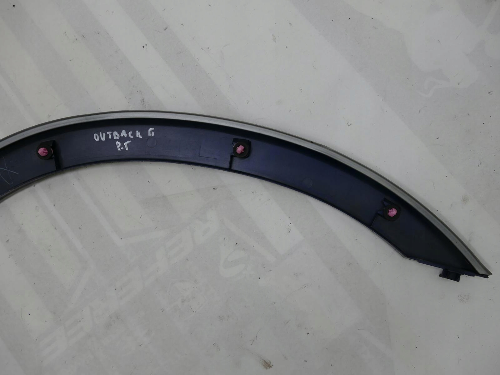 SUBARU OUTBACK e modanatura parafango Destra posteriore 98r