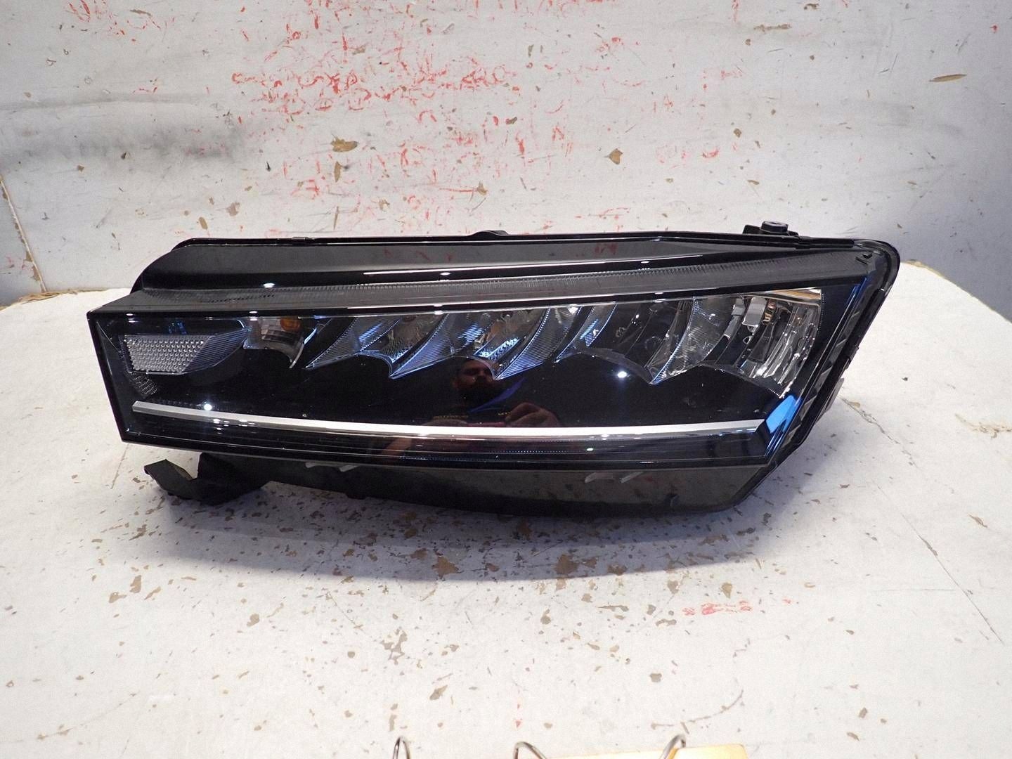 light front front left SKODA OCTAVIA IV 2020- FULL LED 5E4941015