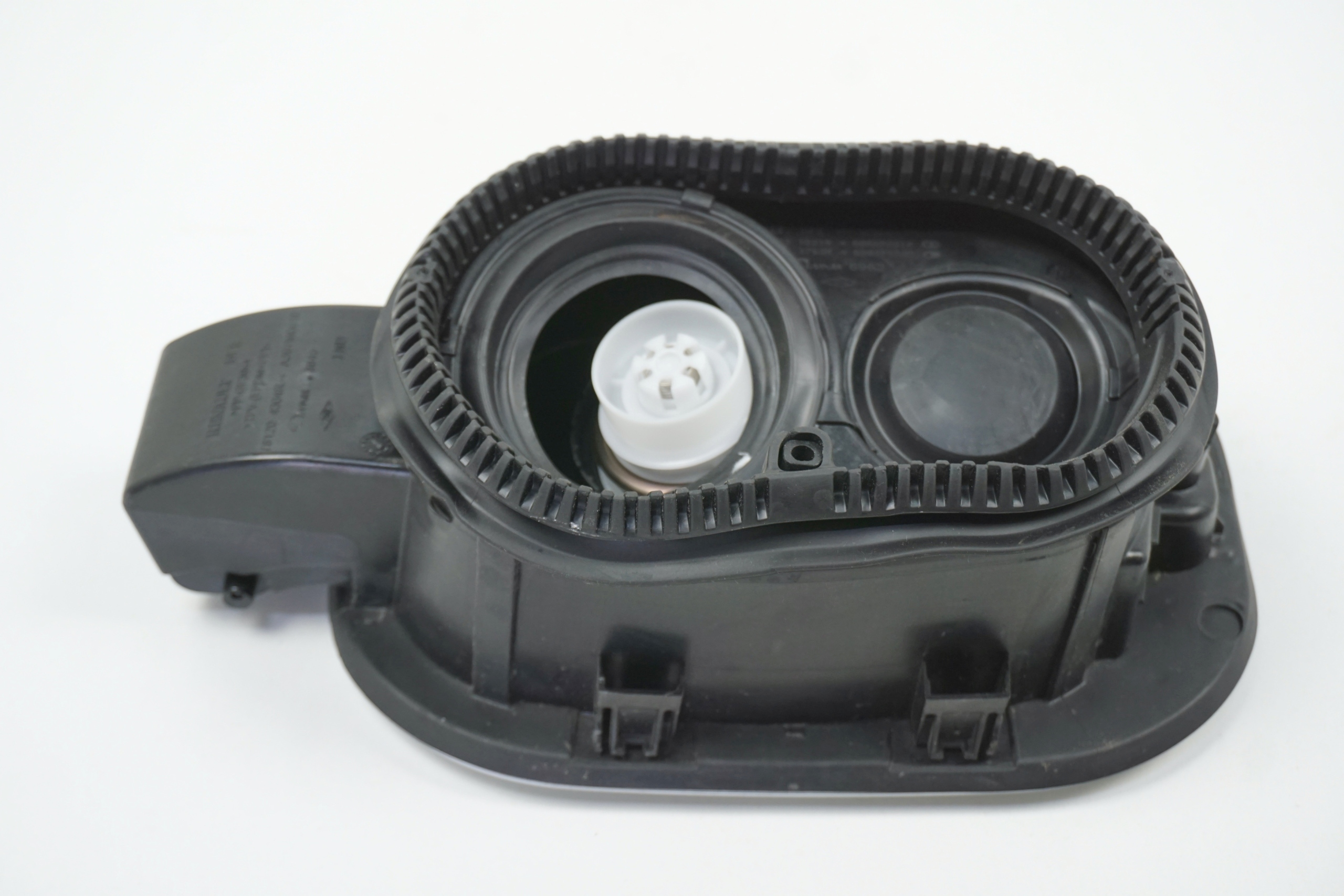 Klapka wlewu paliwa Kadjar 242531221R Weight with packaging 1 kg