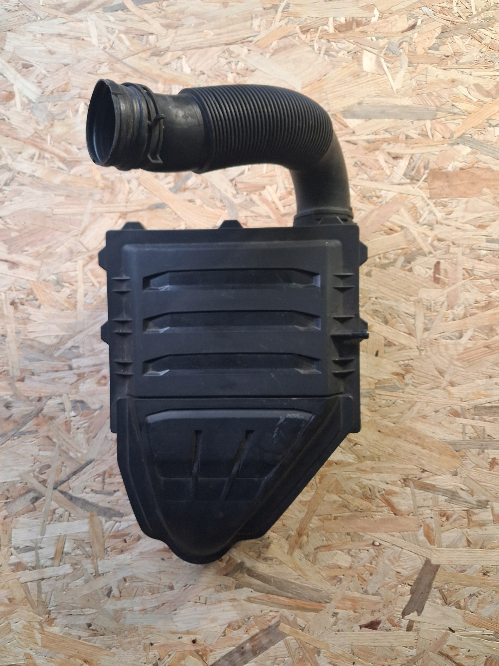 Gehäuse filter luft VW SKODA AUDI SEAT 04C129601M