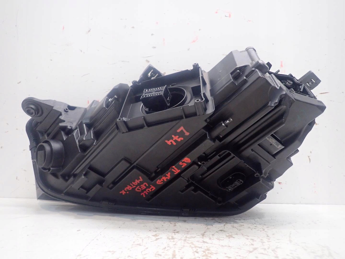 Lampa przód prawa AUDI Q5 II 2017- FULL LED Typ samochodu Samochody osobowe