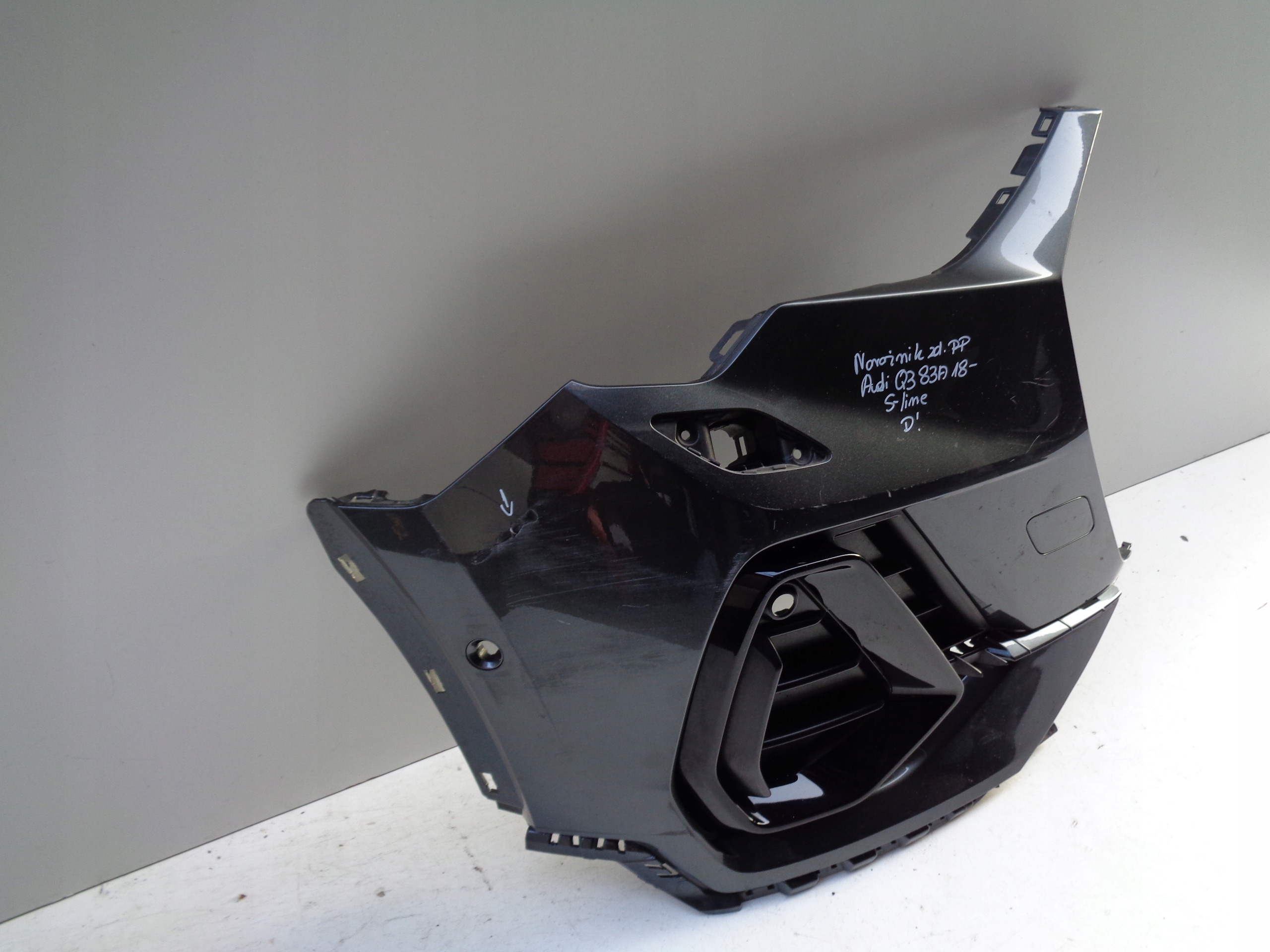 corner of a bumper right front AUDI Q3 II 83A 18- S-LINE