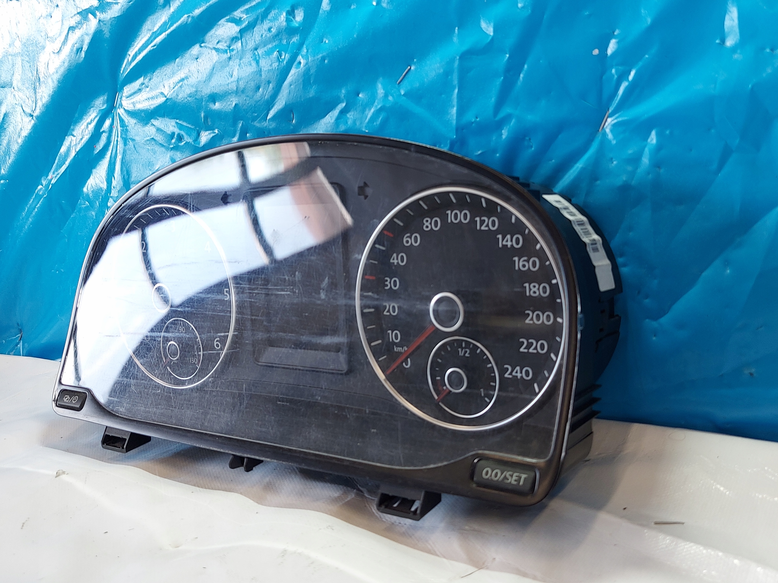dials clock VW CADDY III LIFT 2.0 TDI 2K0920866A