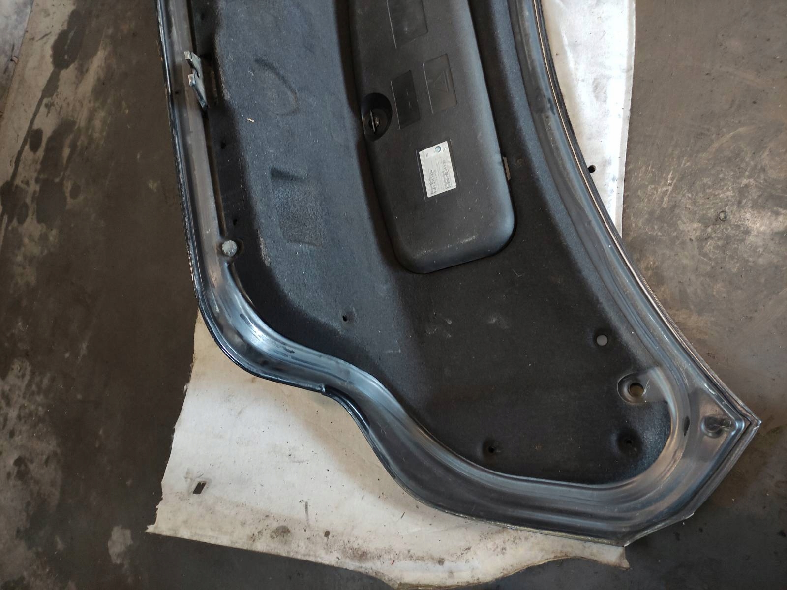 trunk door boot BMW E60 SCHWARZ 2 668/9
