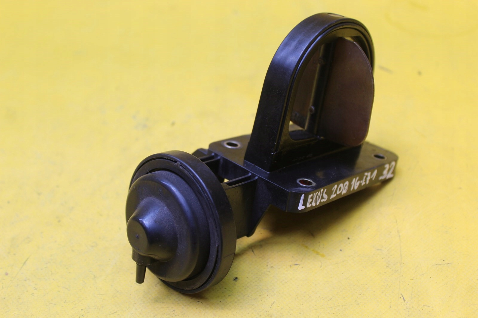 GRUSZKA PODCISNIENIA LEXUS IS200 2 0 B