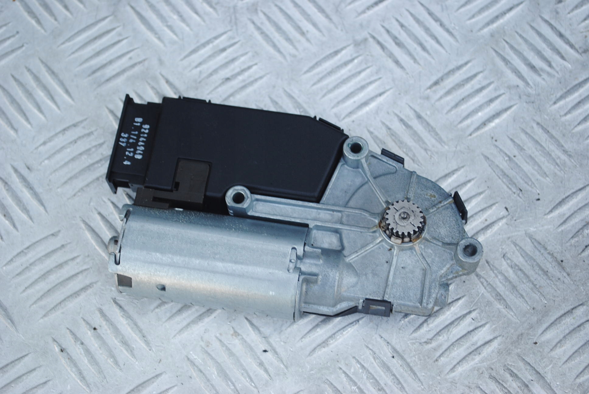 SILNICZEK SZYBERDACHU 1Q0959591C VW EOS Producent części Webasto