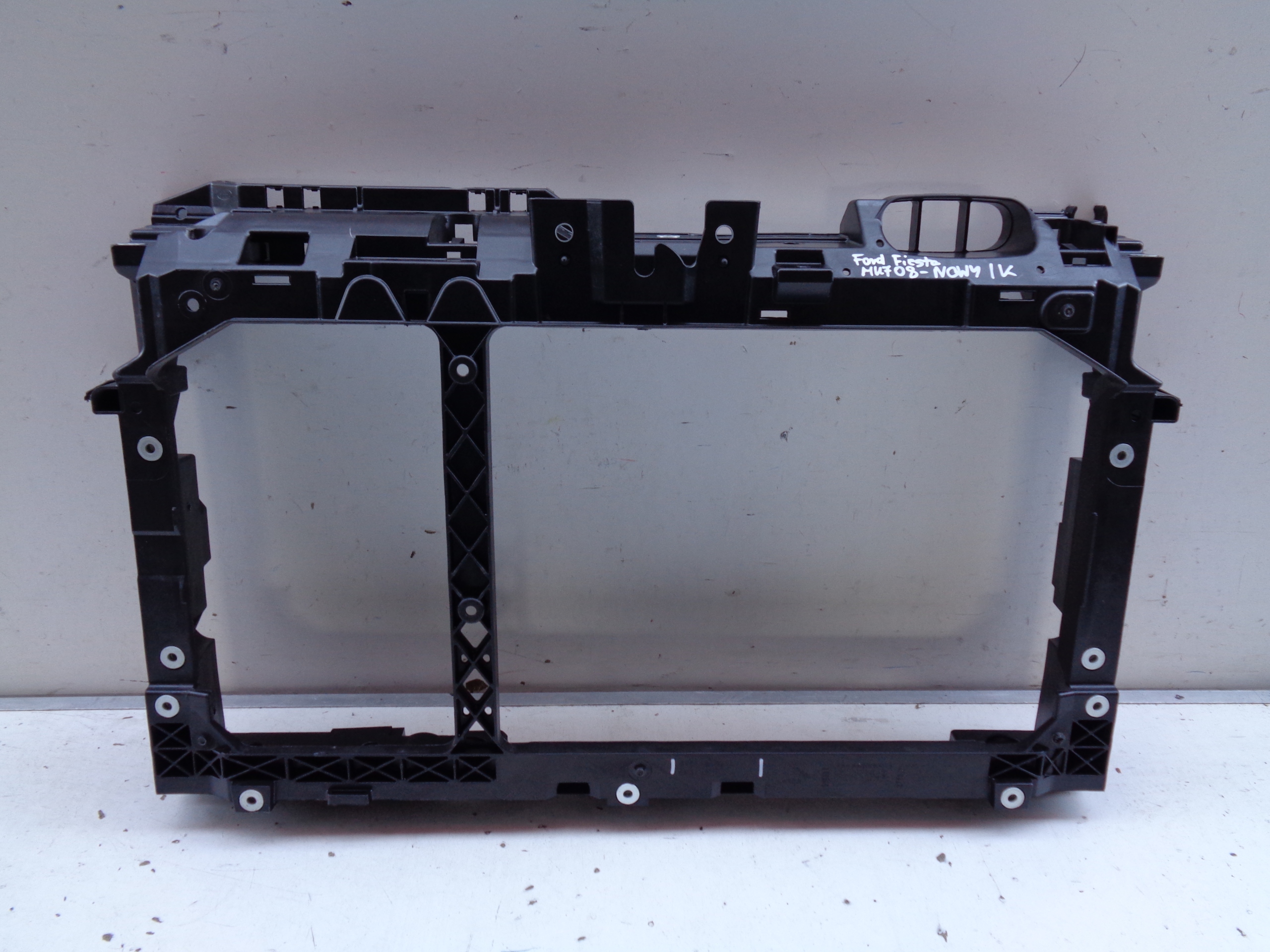 NO-WE-- bar, wall front FORD FIESTA MK7 08